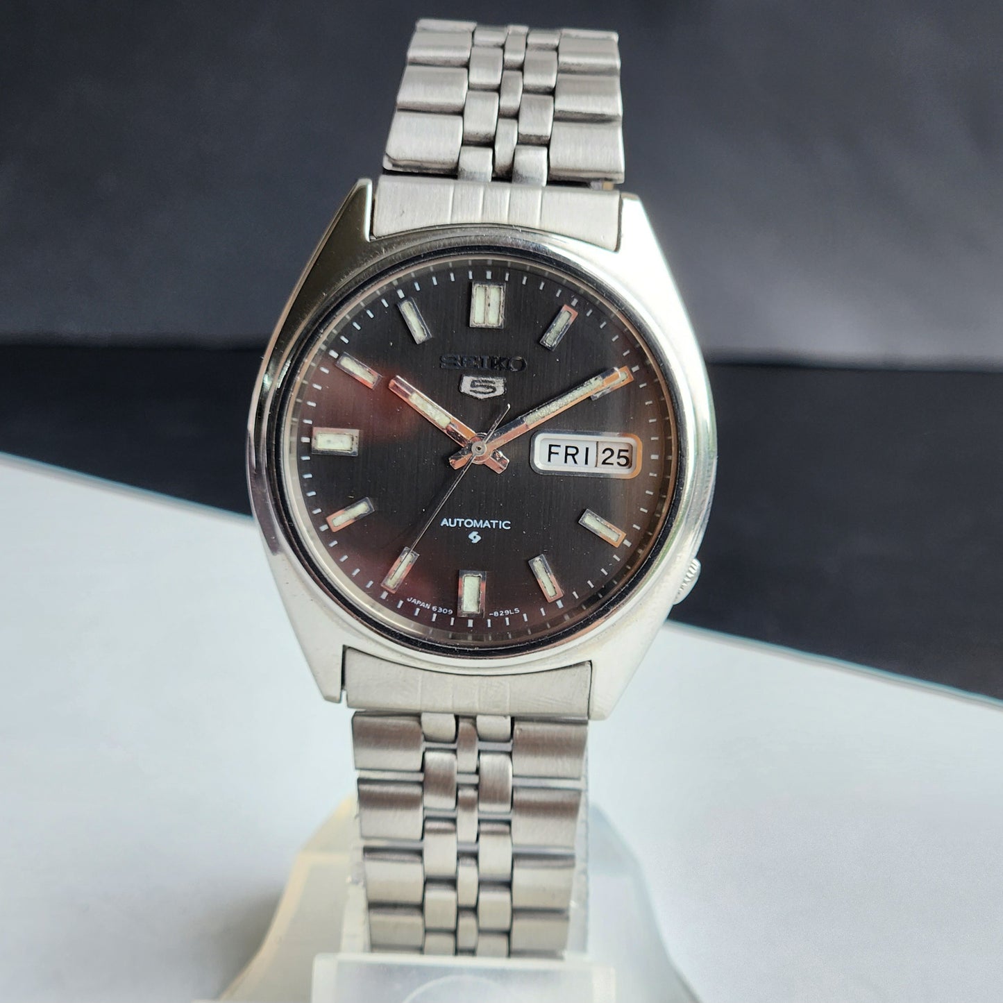 Vintage 1982 Original Seiko 5 Automatic 6309-8840 Black Face 17 Jewels Day-Date Japanese Men's Wrist Watch ET53