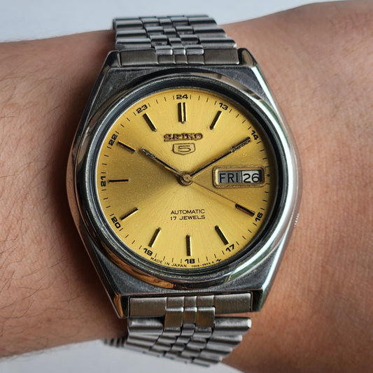 Vintage 1982 Original Seiko 5 Automatic 7009-3181 Golden Face 17 Jewels Day-Date Japanese Men's Wrist Watch ET55