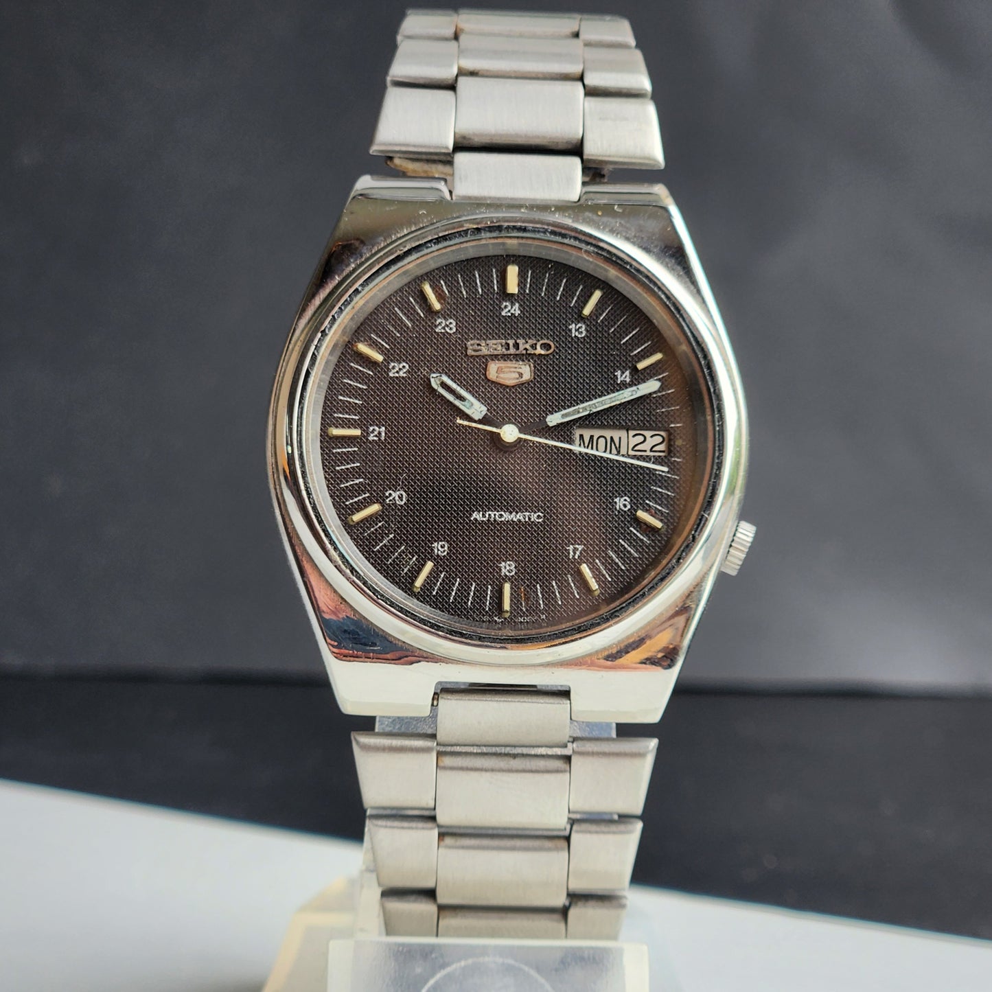 Vintage 1983 Original Seiko 5 Automatic 7009-3131 Black Face 17 Jewels Day-Date Japanese Men's Wrist Watch ET56