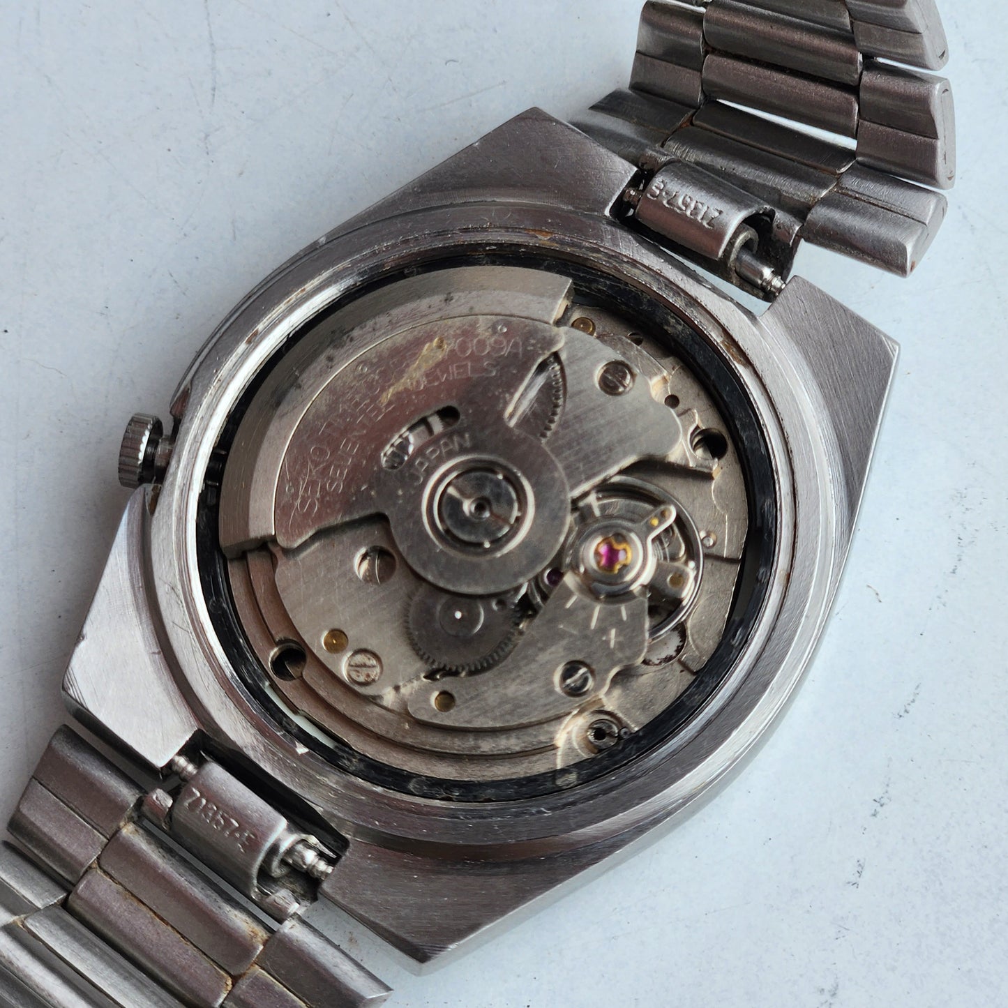 Vintage 1983 Original Seiko 5 Automatic 7009-3131 Black Face 17 Jewels Day-Date Japanese Men's Wrist Watch ET56