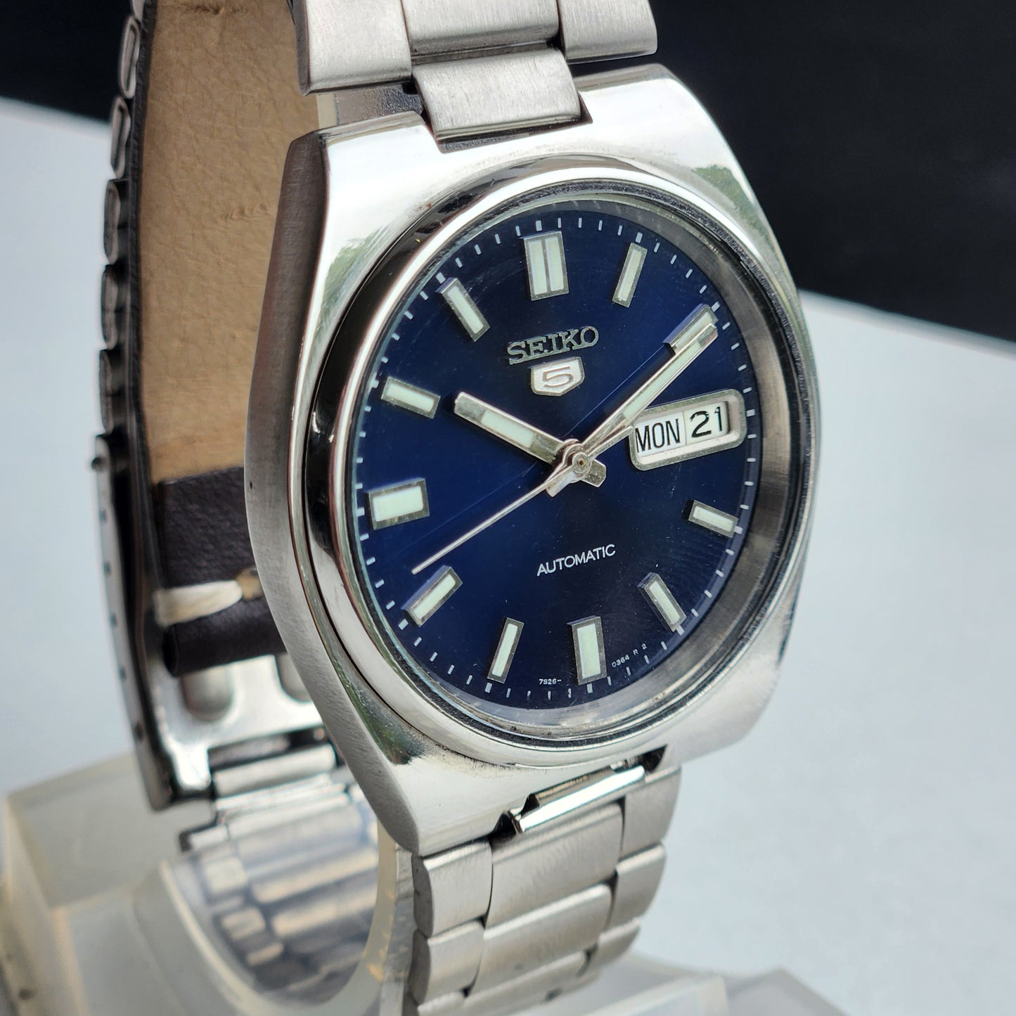 Vintage 1996 Original Seiko 5 Automatic 7S26-3040 Blue Face 21 Jewels Day-Date Japanese Men's Wrist Watch ET57