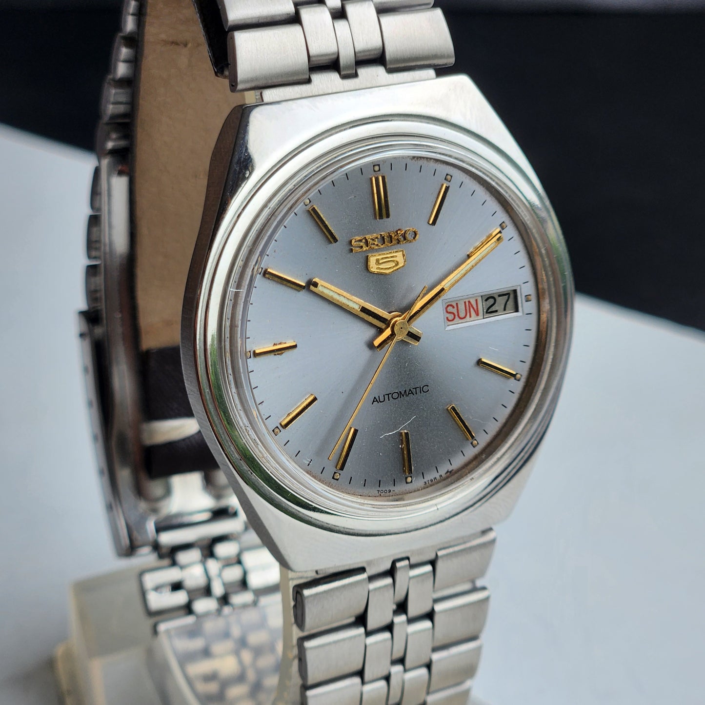 Vintage 1985 Original Seiko 5 Automatic 7009-3030 Grey Face 17 Jewels Day-Date Japanese Men's Wrist Watch ET58