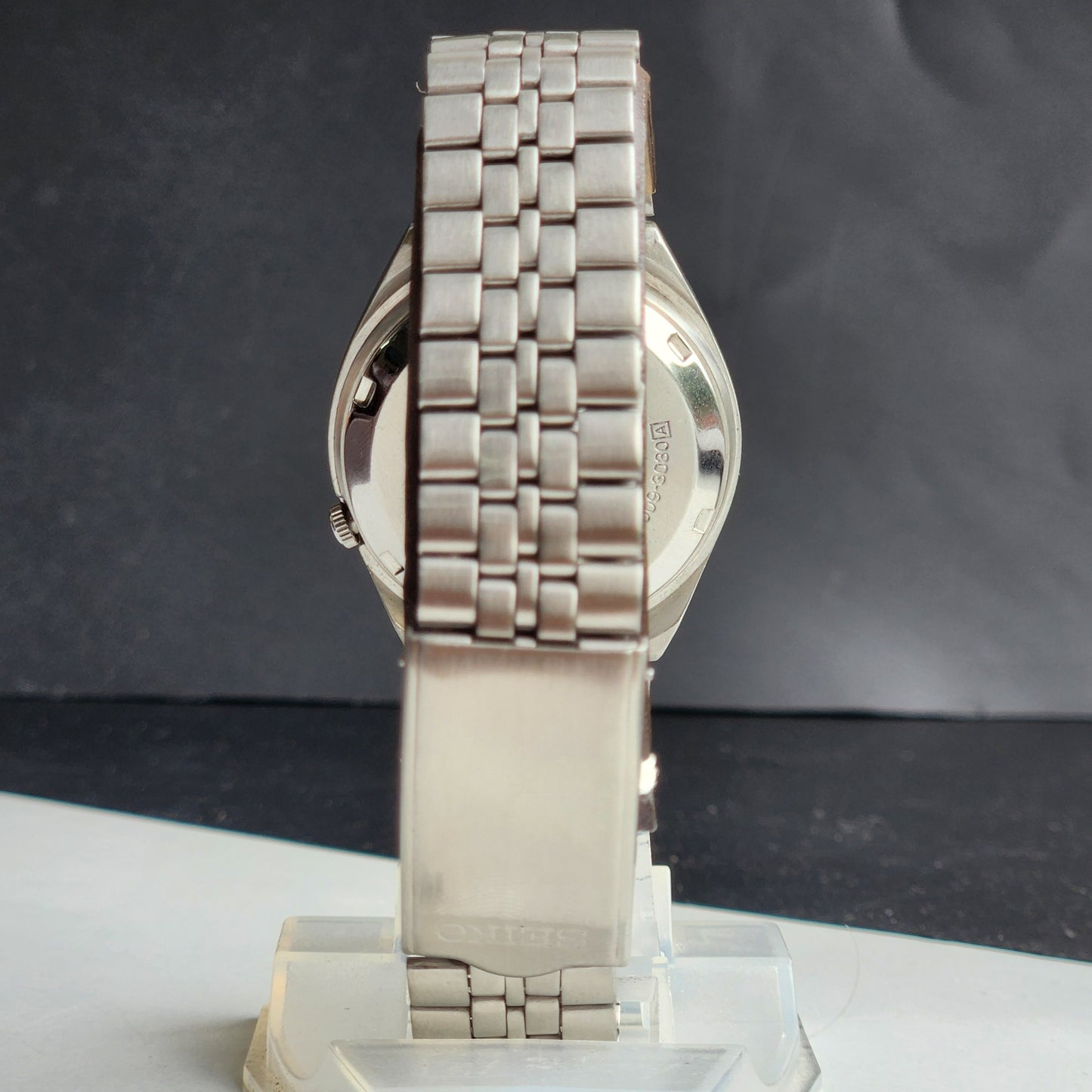 Vintage 1985 Original Seiko 5 Automatic 7009-3030 Grey Face 17 Jewels Day-Date Japanese Men's Wrist Watch ET58