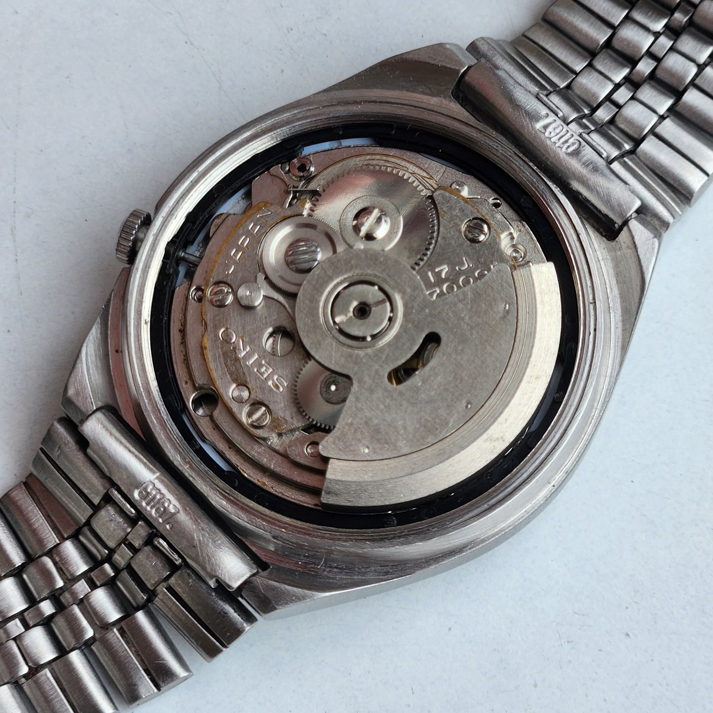 Vintage 1985 Original Seiko 5 Automatic 7009-3030 Grey Face 17 Jewels Day-Date Japanese Men's Wrist Watch ET58