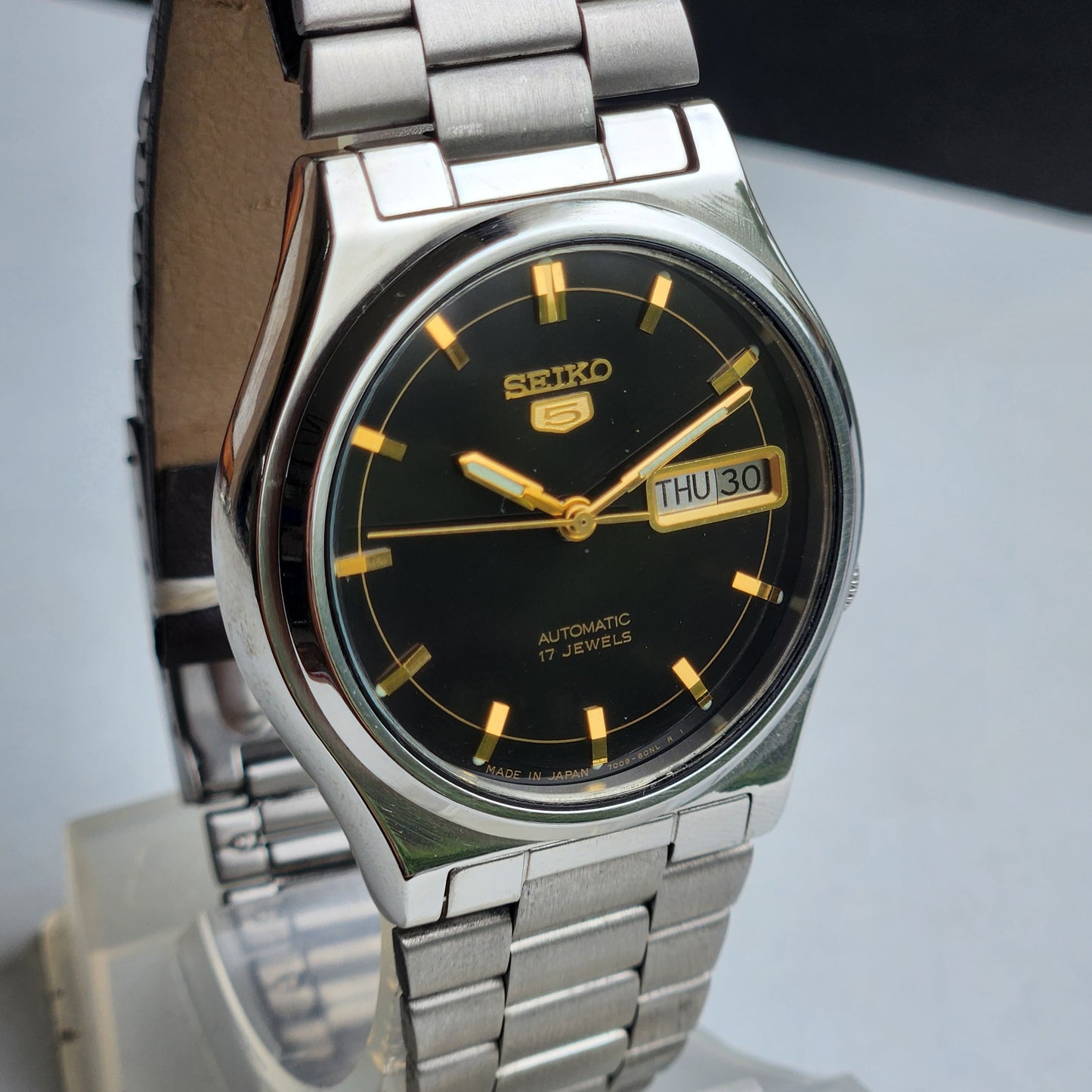 Vintage 1991 Original Seiko 5 Automatic 7009-3171 Black Face 17 Jewels Day-Date Japanese Men's Wrist Watch ET59