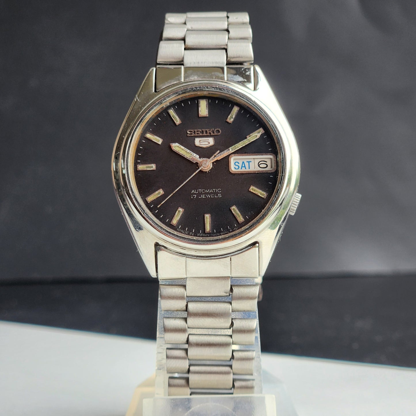 Vintage 1980 Original Seiko 5 Automatic 7009-6001 Black Face 17 Jewels Day-Date Japanese Men's Wrist Watch ET60