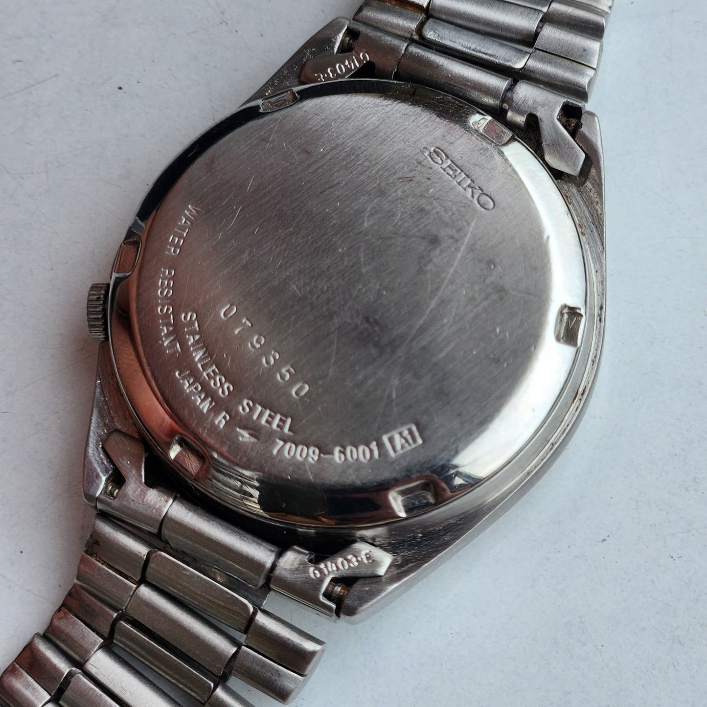 Vintage 1980 Original Seiko 5 Automatic 7009-6001 Black Face 17 Jewels Day-Date Japanese Men's Wrist Watch ET60