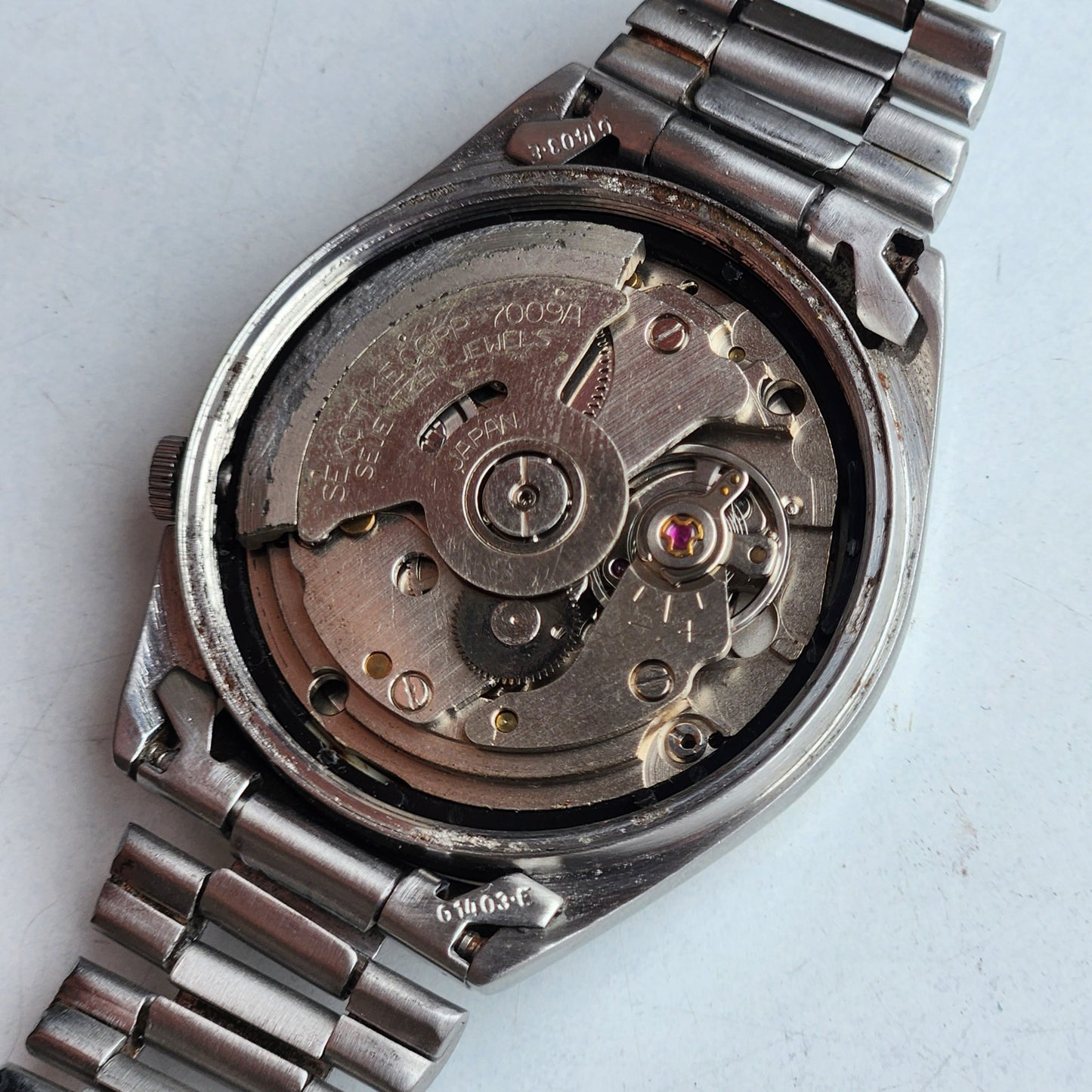 Vintage 1980 Original Seiko 5 Automatic 7009-6001 Black Face 17 Jewels Day-Date Japanese Men's Wrist Watch ET60