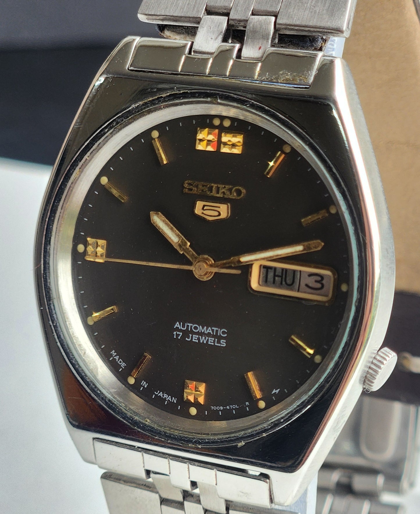 Vintage 1979 Original Seiko 5 Automatic 7009-821J Grey Face 17 Jewels Day-Date Japanese Men's Wrist Watch ET64