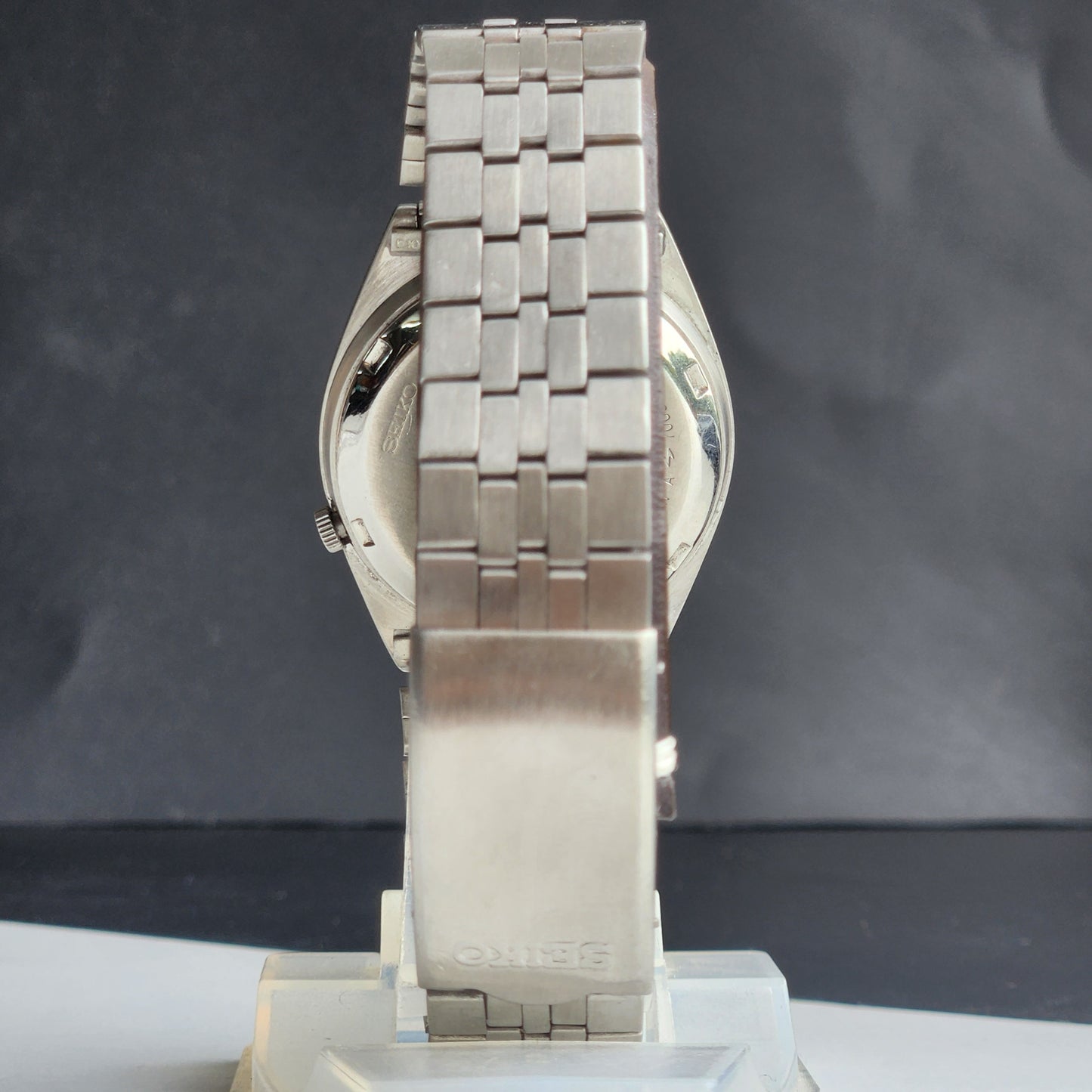 Vintage 1979 Original Seiko 5 Automatic 7009-821J Grey Face 17 Jewels Day-Date Japanese Men's Wrist Watch ET64