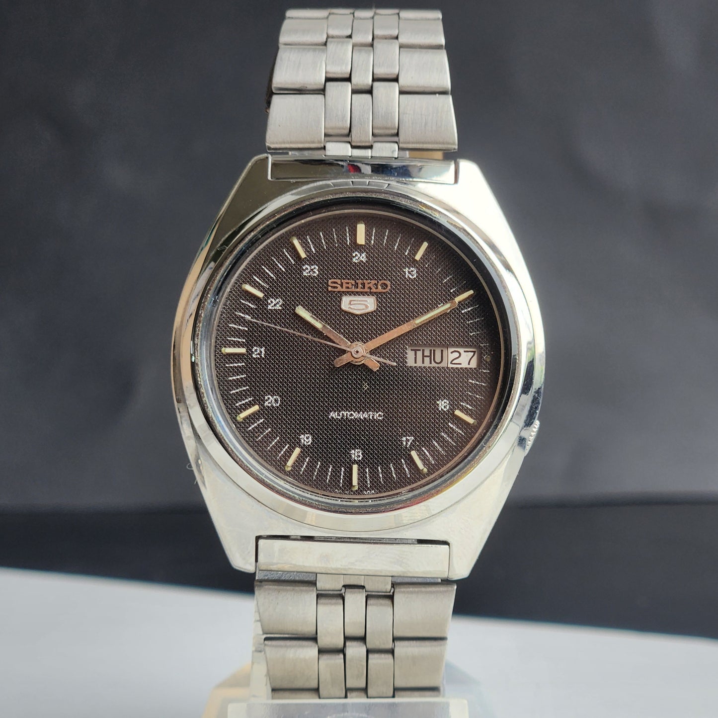 Vintage 1985 Original Seiko 5 Automatic 7009-8330 Black Face 17 Jewels Day-Date Japanese Men's Wrist Watch ET65
