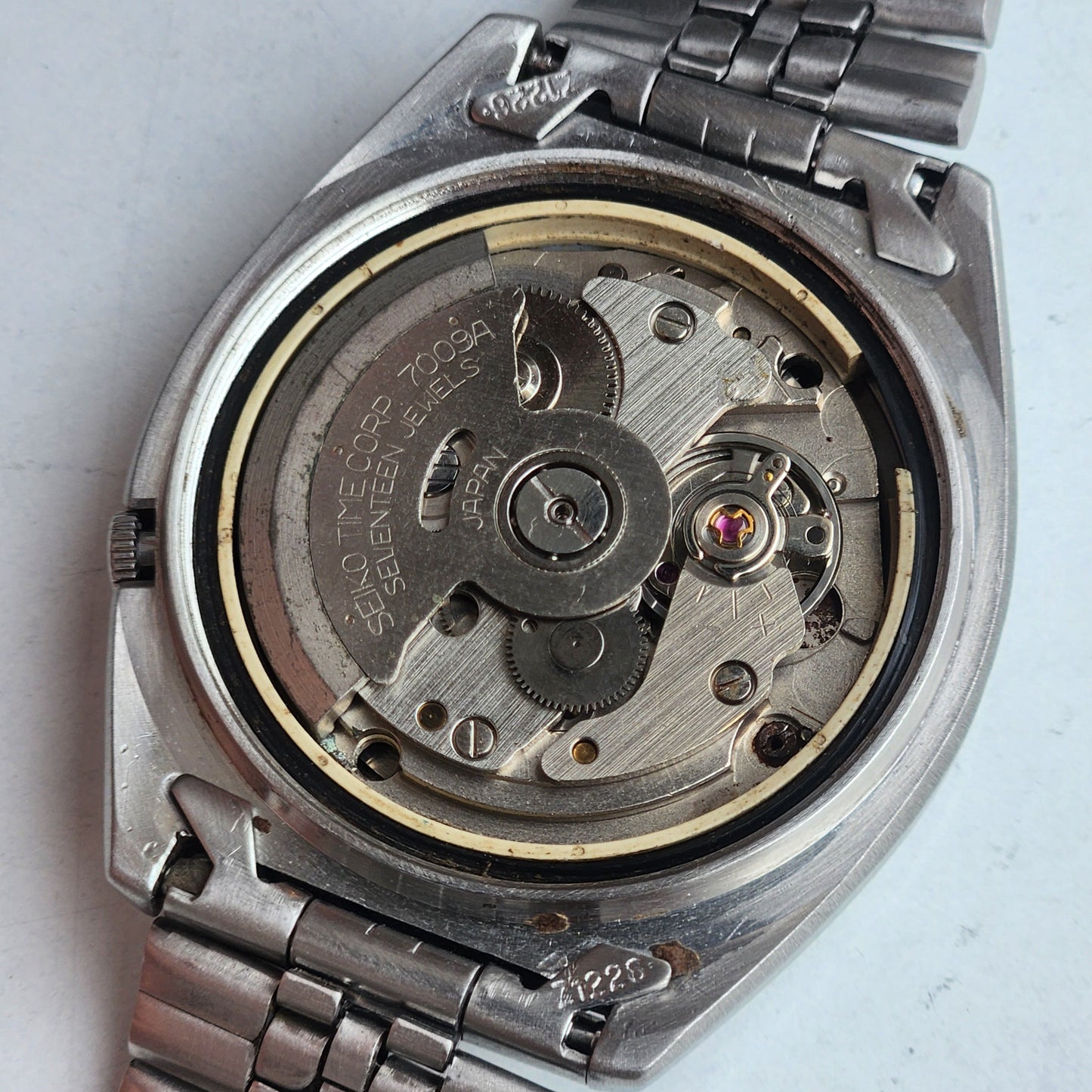 Vintage 1985 Original Seiko 5 Automatic 7009-8330 Black Face 17 Jewels Day-Date Japanese Men's Wrist Watch ET65