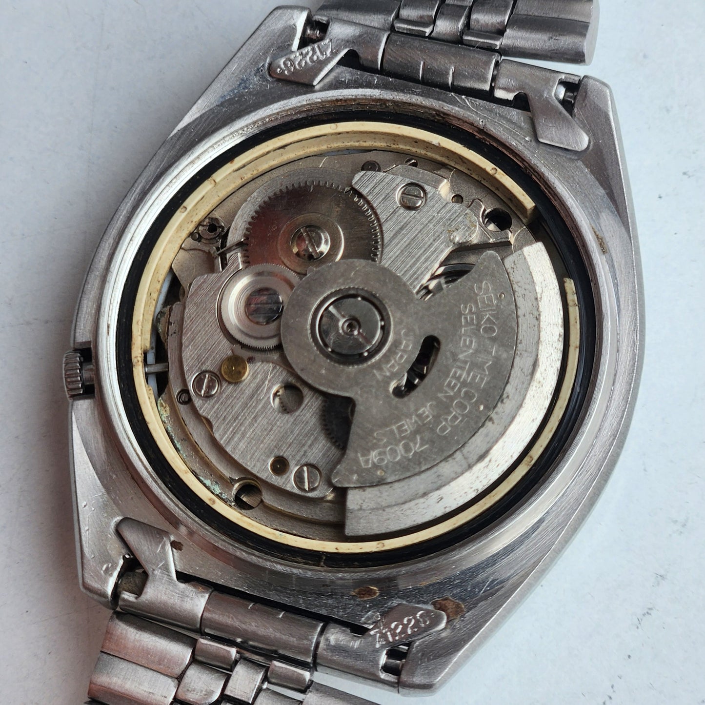 Vintage 1985 Original Seiko 5 Automatic 7009-8330 Black Face 17 Jewels Day-Date Japanese Men's Wrist Watch ET65