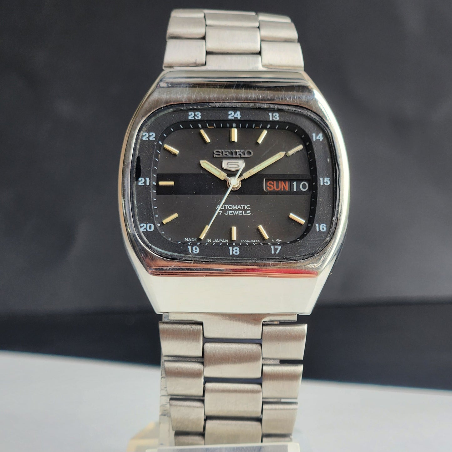 Vintage 1981 Original Seiko 5 Automatic 7009-205J Black Face 17 Jewels Day-Date Japanese Men's Wrist Watch ET67