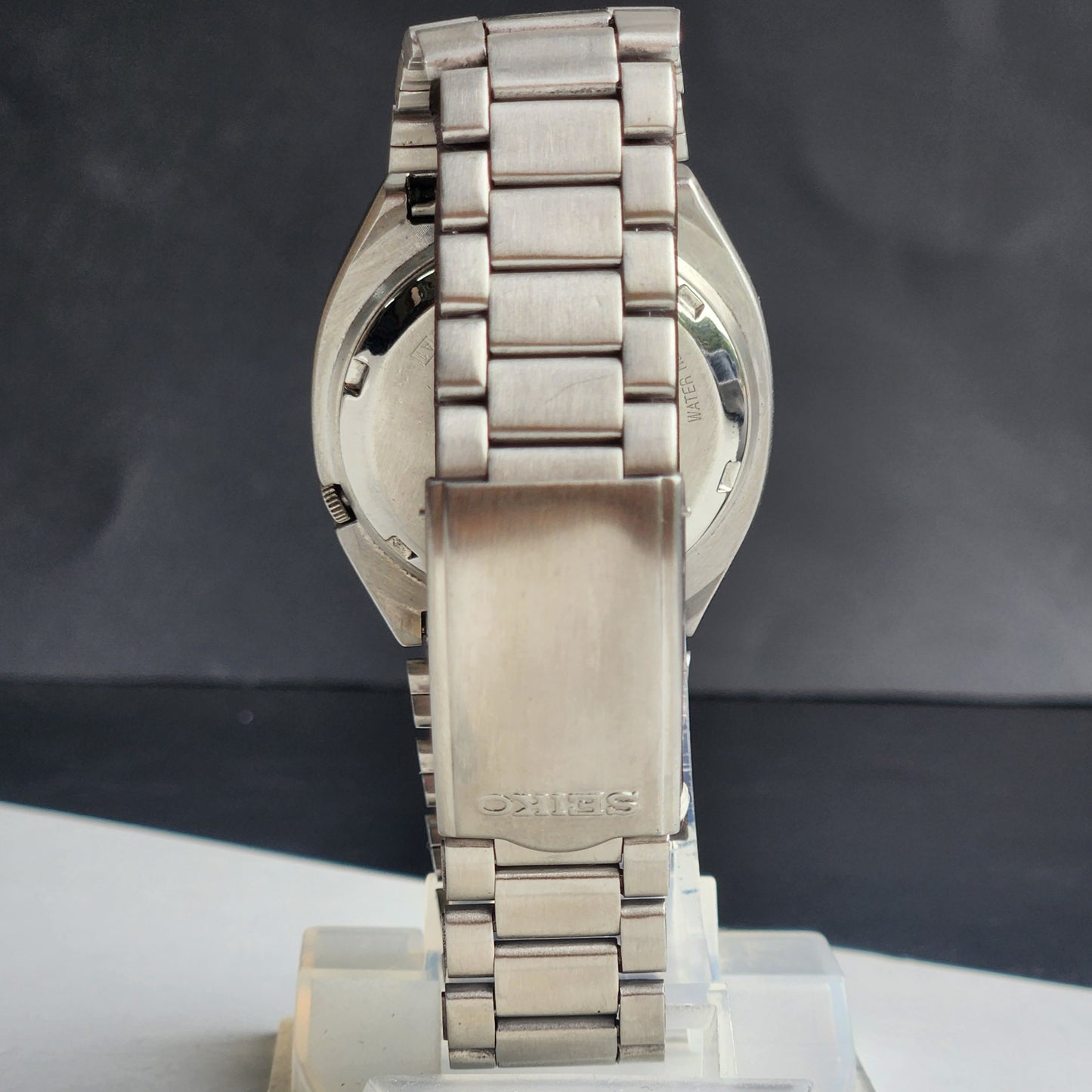 Vintage 1981 Original Seiko 5 Automatic 7009-205J Black Face 17 Jewels Day-Date Japanese Men's Wrist Watch ET67