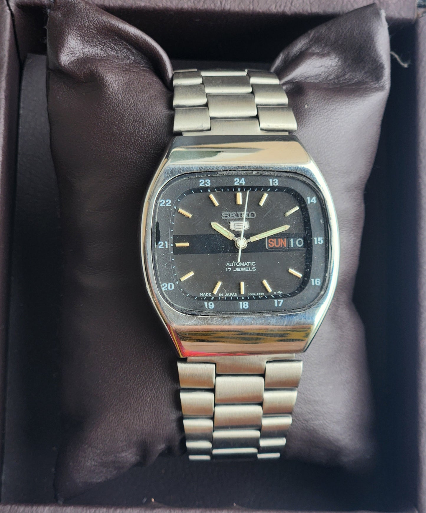 Vintage 1981 Original Seiko 5 Automatic 7009-205J Black Face 17 Jewels Day-Date Japanese Men's Wrist Watch ET67