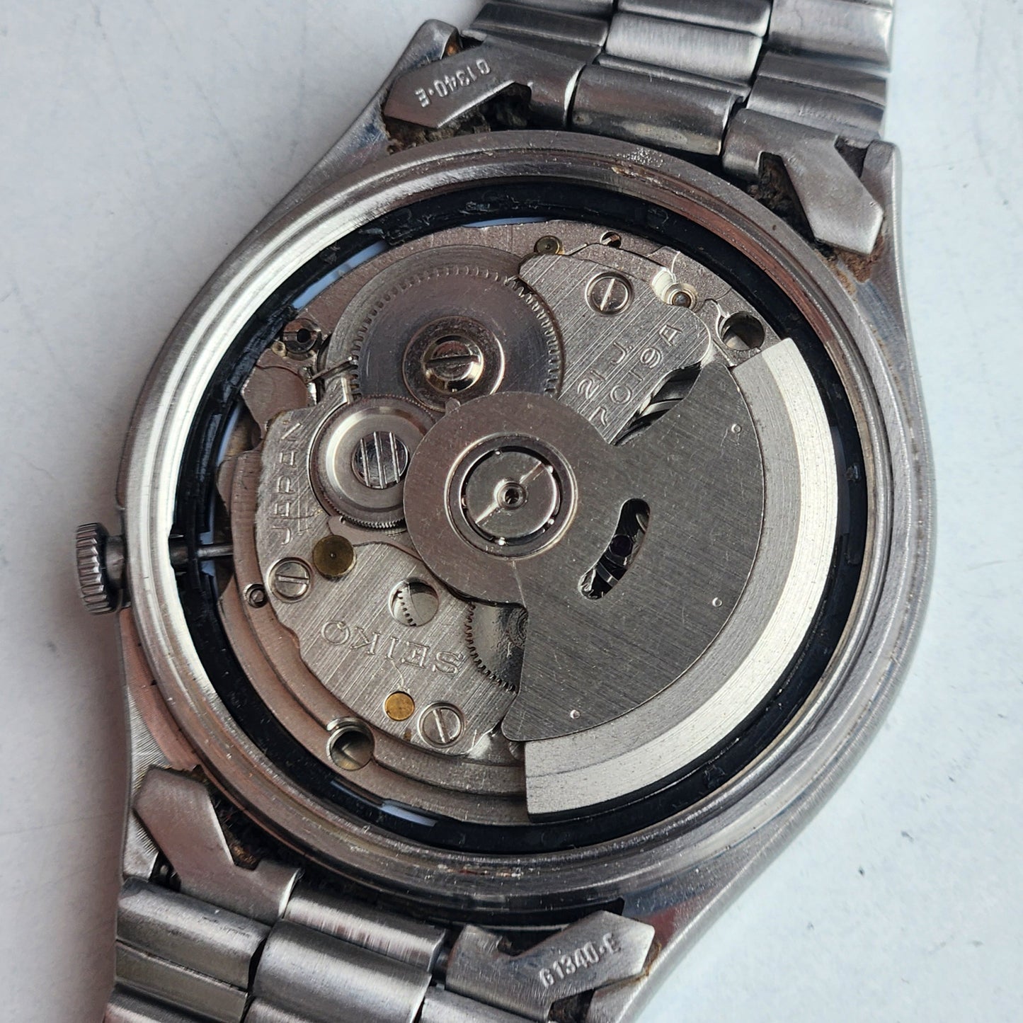 Vintage 1998 Original Seiko 5 Automatic 7S26-3100 White Face 21 Jewels Day-Date Japanese Men's Wrist Watch ET69