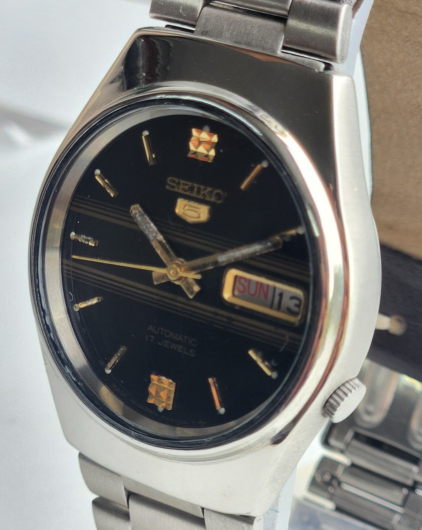 Vintage 1985 Original Seiko 5 Automatic 7009-7031 Black Face 17 Jewels Day-Date Japanese Men's Wrist Watch ET70