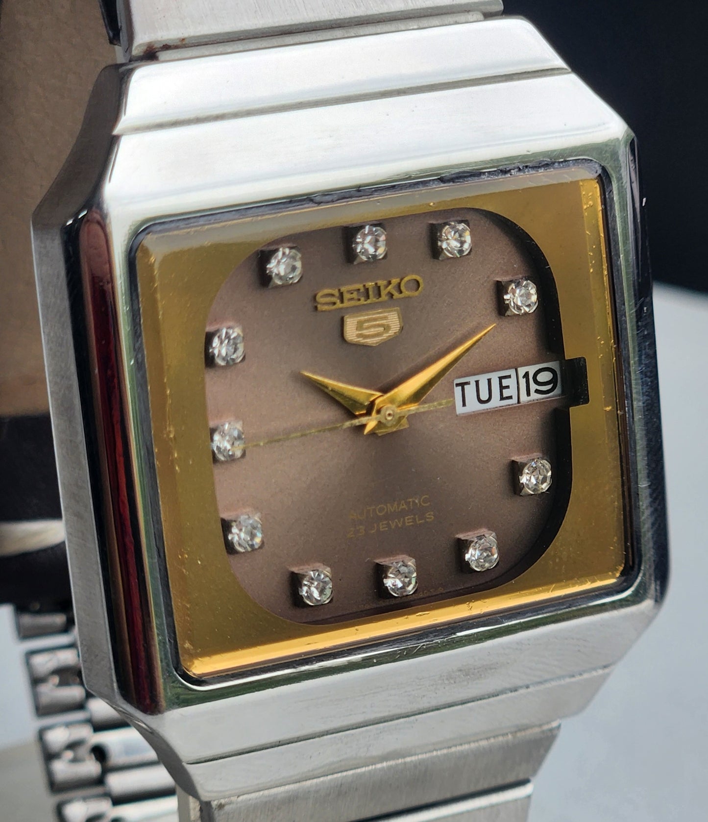 Vintage 1982 Original Seiko 5 Automatic 6349-503B Brown Face 23 Jewels Day-Date Japanese Men's Wrist Watch ET76