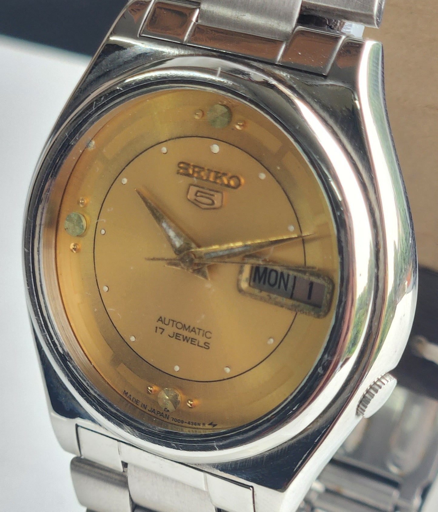 Vintage 1983 Original Seiko 5 Automatic 7009-821J Golden Face 17 Jewels Day-Date Japanese Men's Wrist Watch ET78