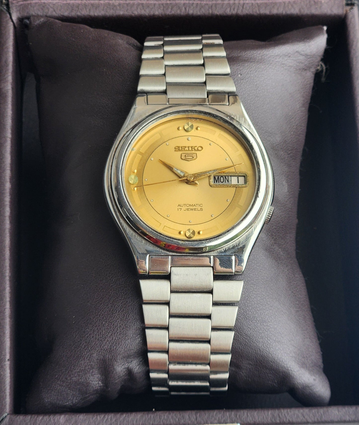 Vintage 1983 Original Seiko 5 Automatic 7009-821J Golden Face 17 Jewels Day-Date Japanese Men's Wrist Watch ET78