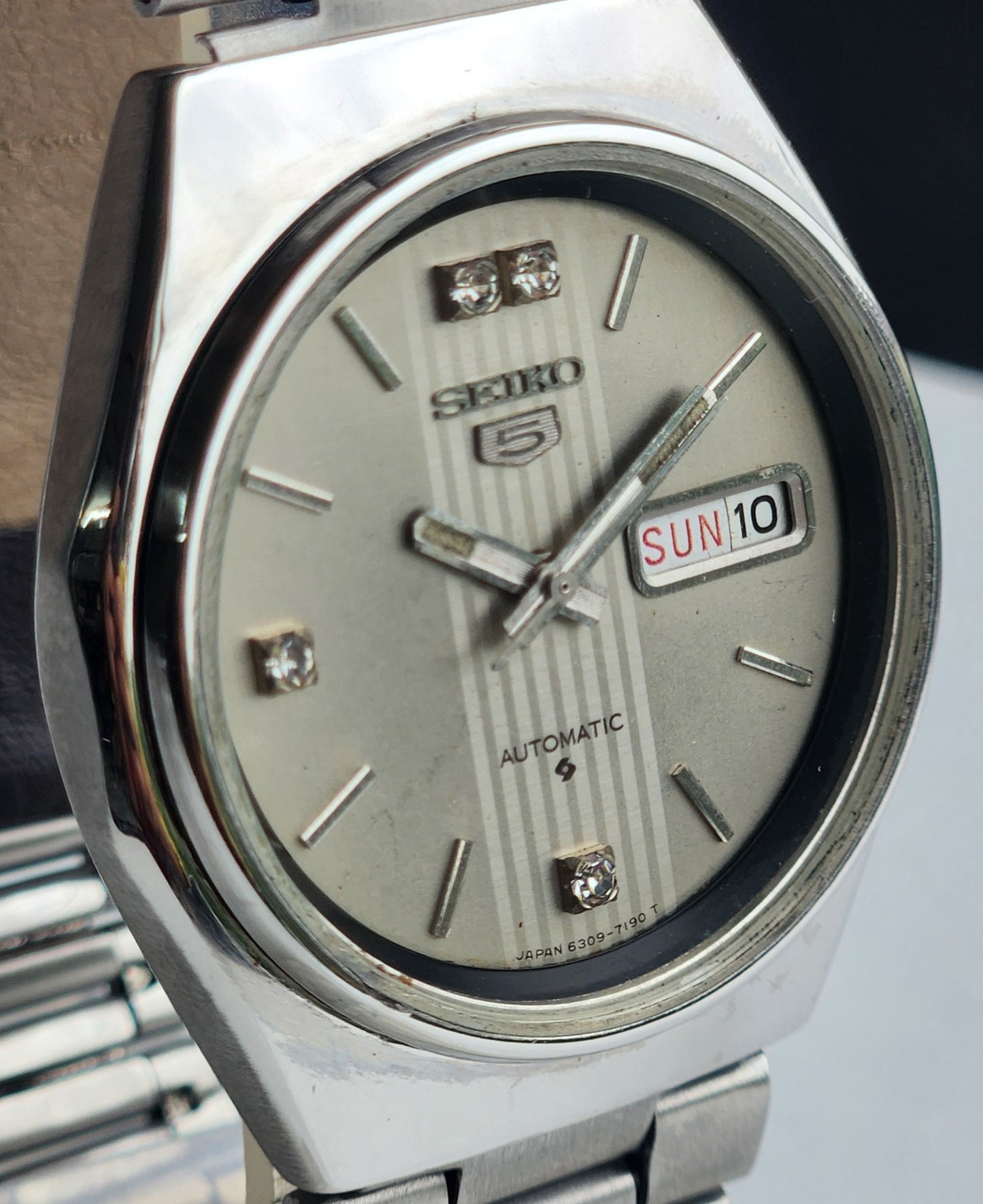 Vintage 1982 Original Seiko 5 Automatic 6309-7160 Grey Face 17 Jewels Day-Date Japanese Men's Wrist Watch ET79