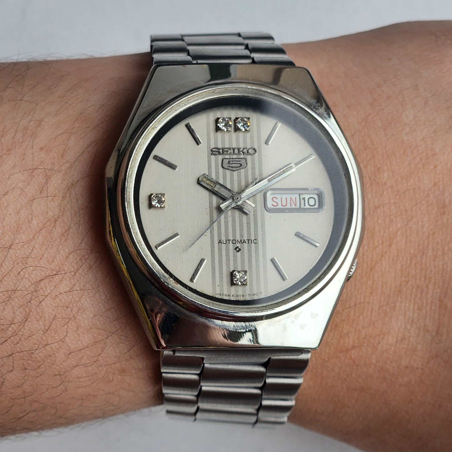 Vintage 1982 Original Seiko 5 Automatic 6309-7160 Grey Face 17 Jewels Day-Date Japanese Men's Wrist Watch ET79