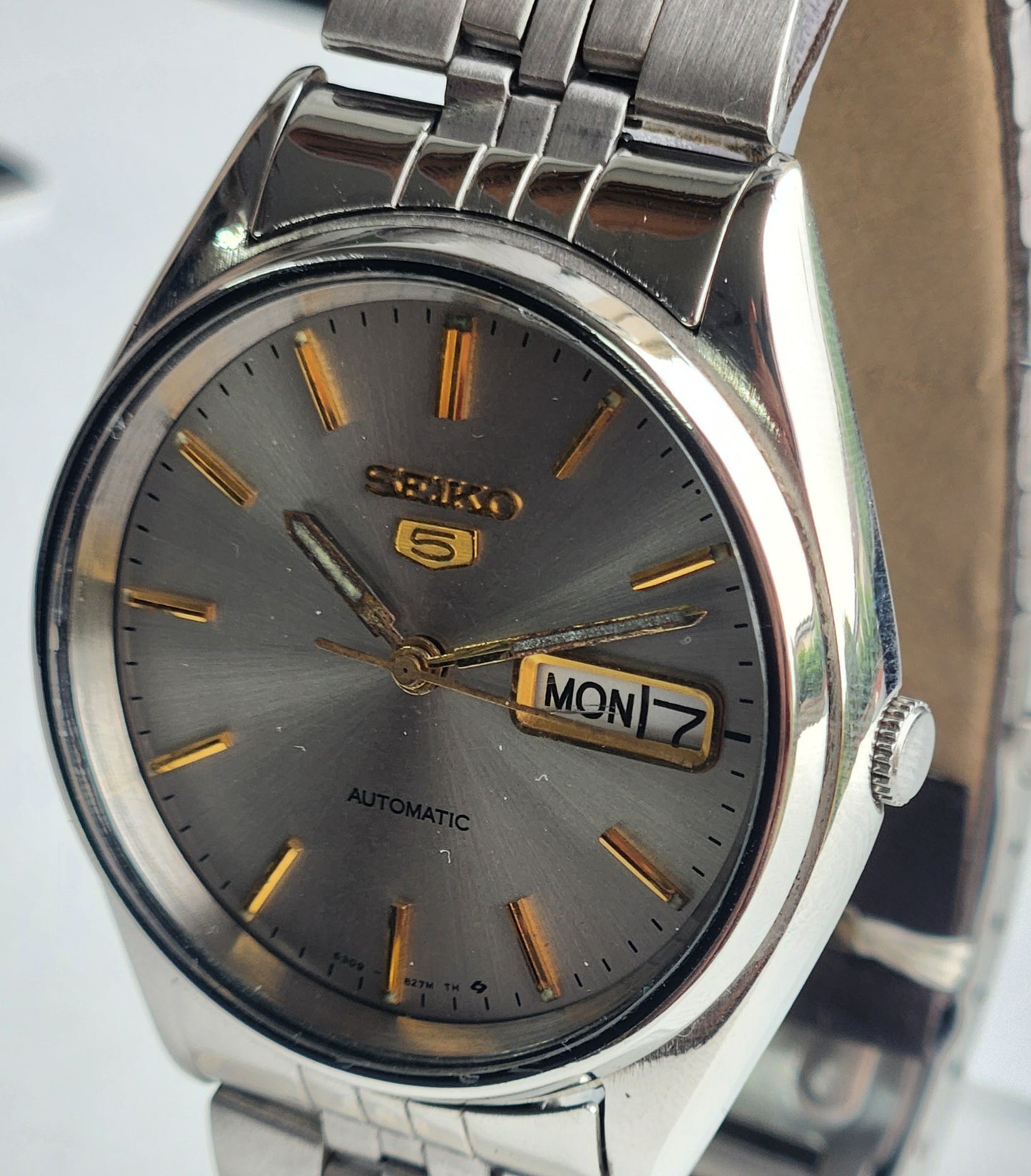 Vintage 1985 Original Seiko 5 Automatic 6309-8900 Grey Face 17 Jewels Day-Date Japanese Men's Wrist Watch ET82