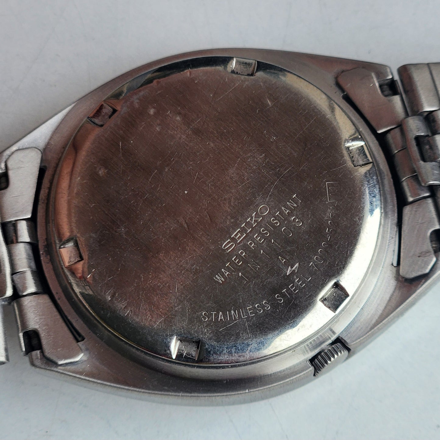 Vintage 1981 Original Seiko 5 Automatic 7009-5354 White Face 17 Jewels Day-Date Japanese Men's Wrist Watch ET83