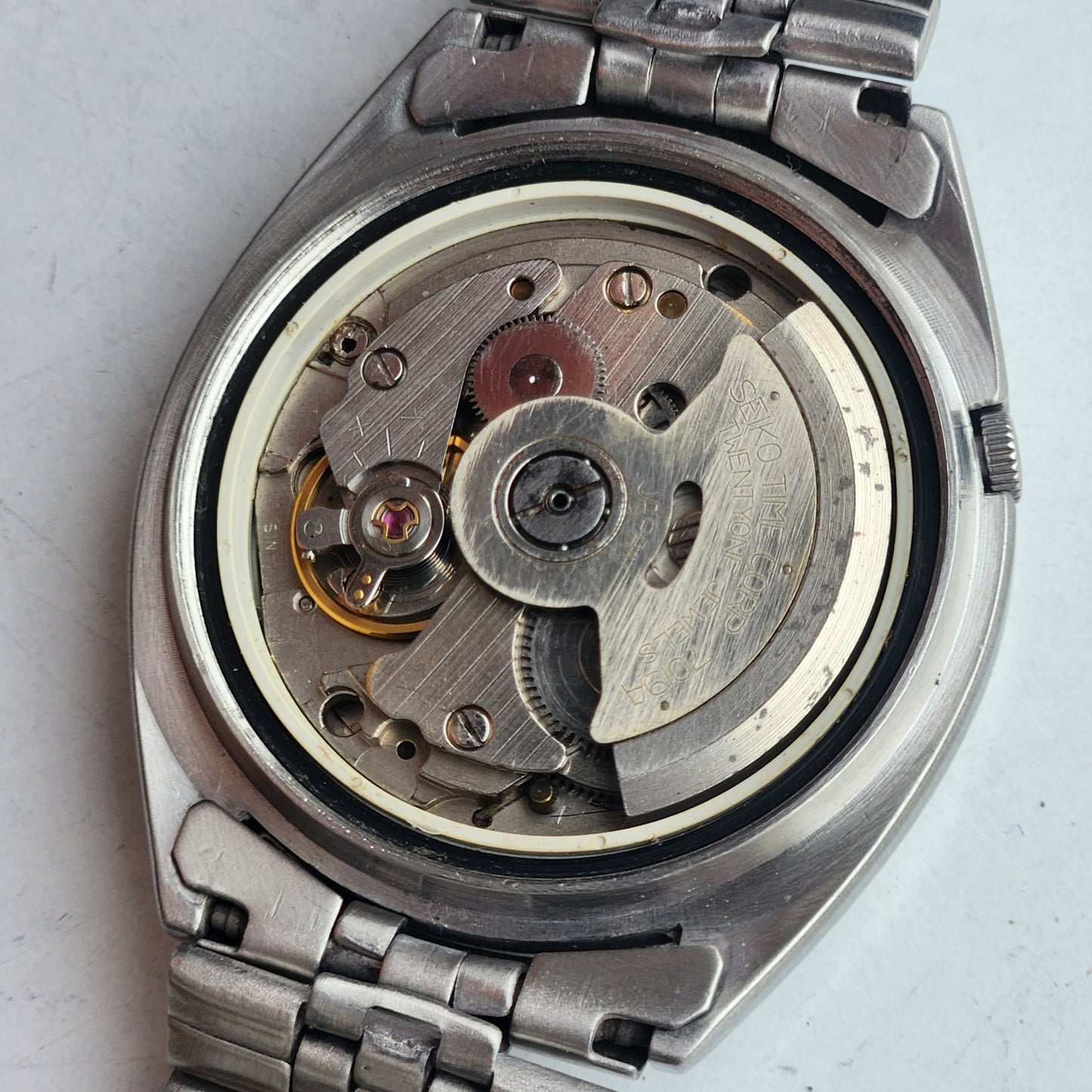 Vintage 1981 Original Seiko 5 Automatic 7009-5354 White Face 17 Jewels Day-Date Japanese Men's Wrist Watch ET83