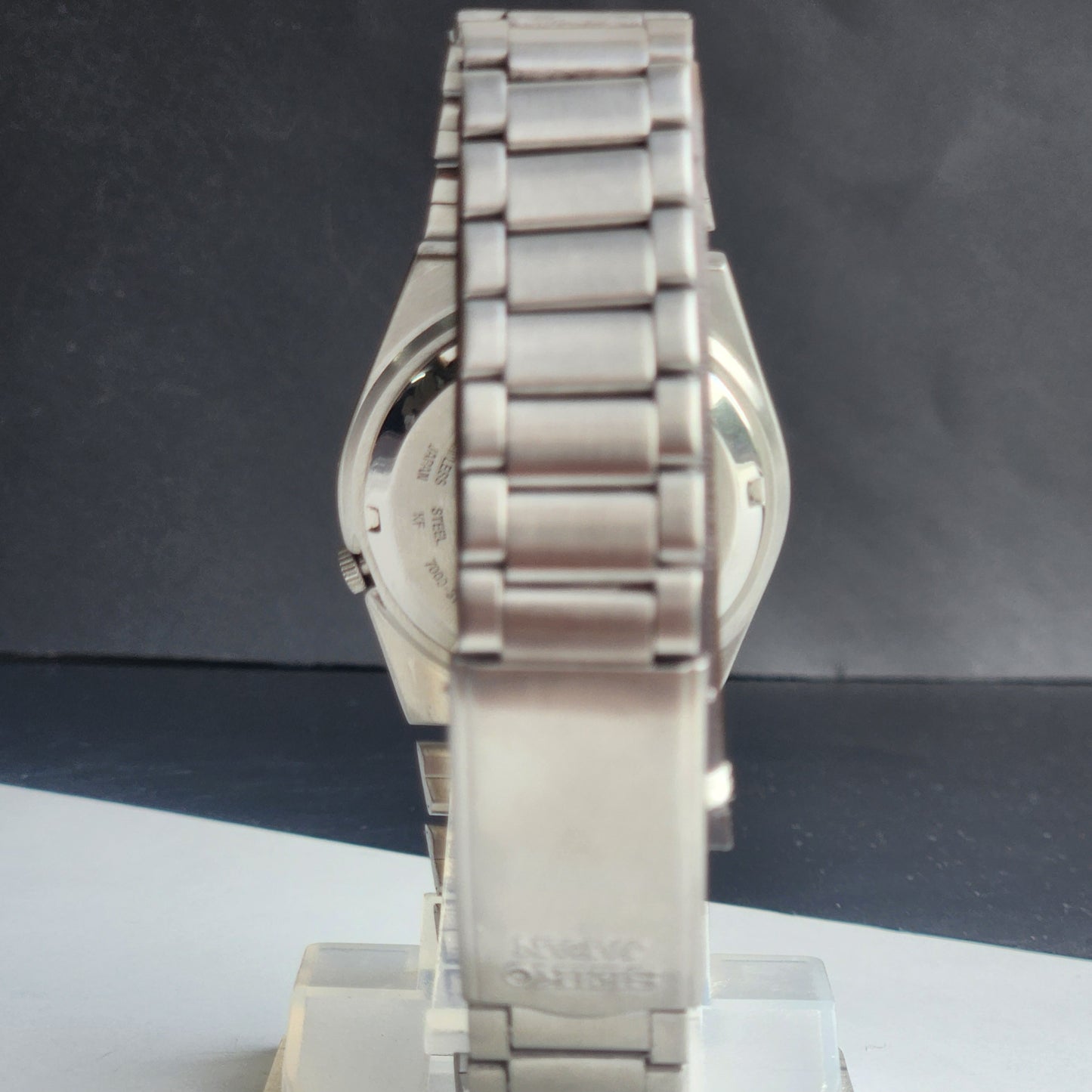 Vintage 1985 Original Seiko 5 Automatic 7009-3161 Black Face 17 Jewels Day-Date Japanese Men's Wrist Watch ET86