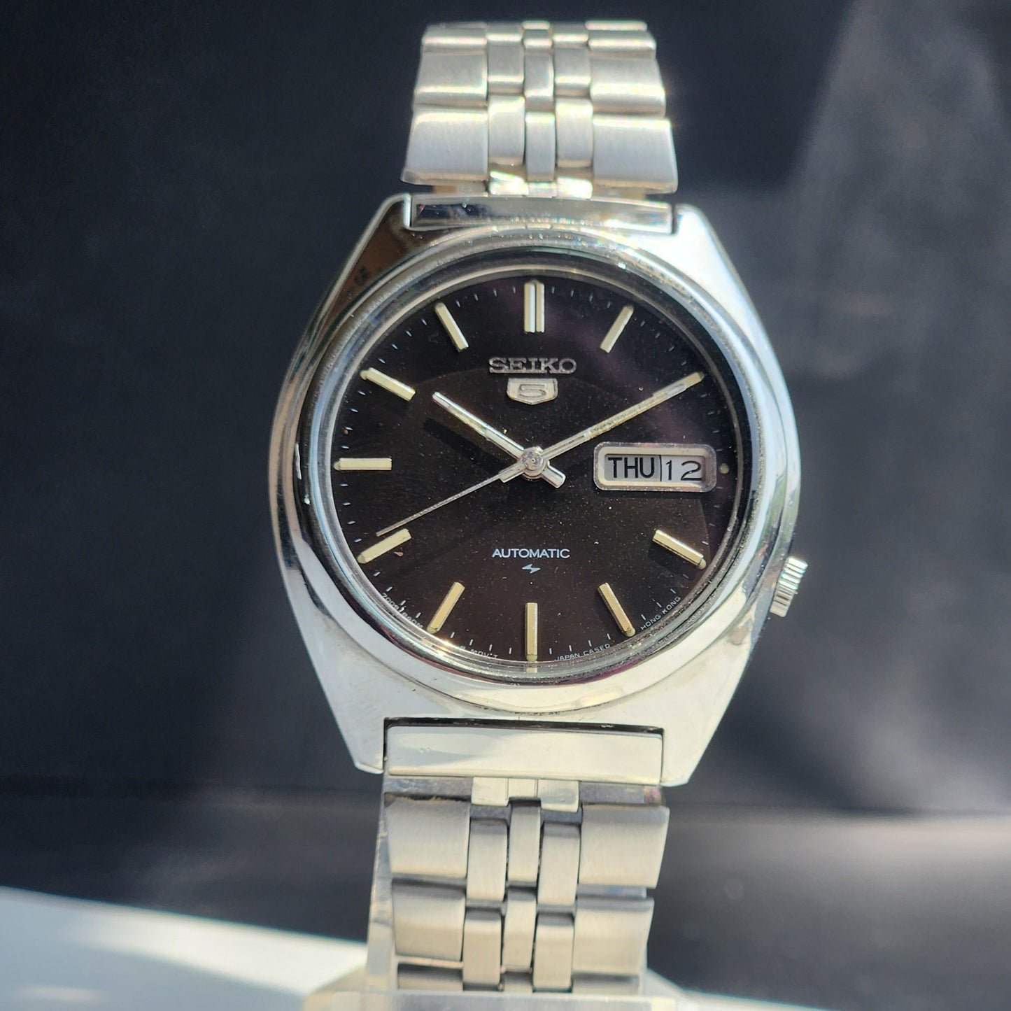 Vintage 1985 Original Seiko 5 Automatic 7009-8331 Black Face 17 Jewels Day-Date Japanese Men's Wrist Watch ET89