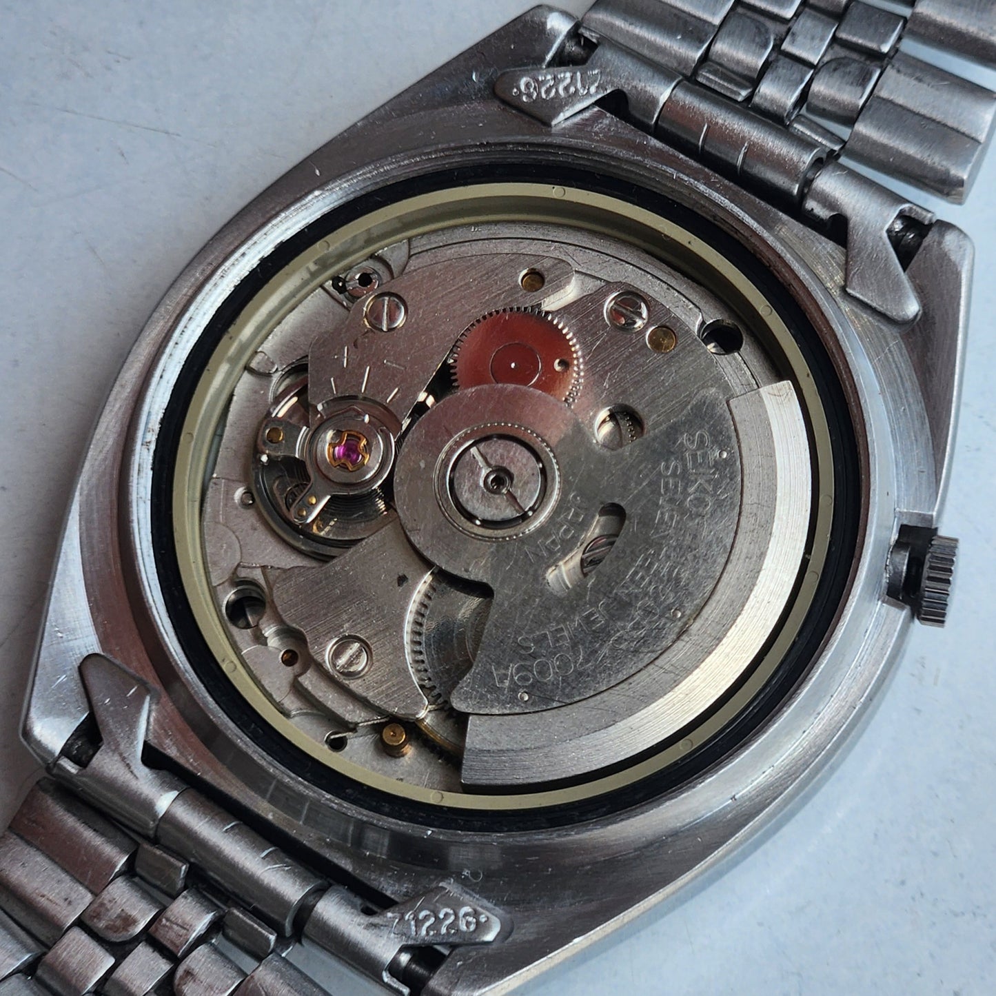 Vintage 1985 Original Seiko 5 Automatic 7009-8331 Black Face 17 Jewels Day-Date Japanese Men's Wrist Watch ET89