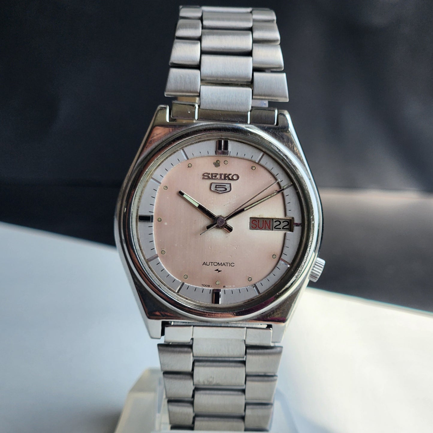 Vintage 1983 Original Seiko 5 Automatic 7009-876A Peach Face 17 Jewels Day-Date Japanese Men's Wrist Watch ET90