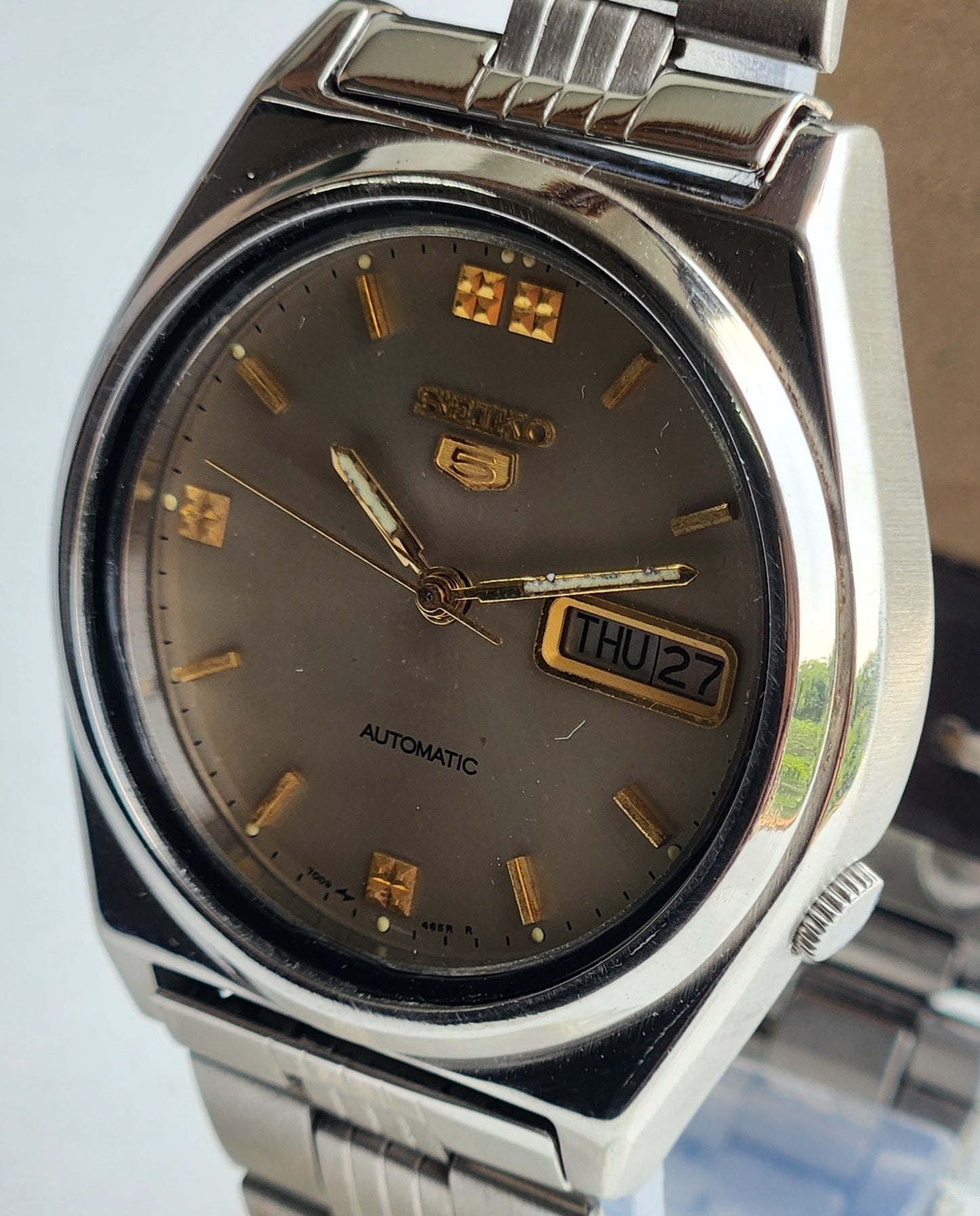 Vintage 1982 Original Seiko 5 Automatic 7009-876J Grey Face 17 Jewels Day-Date Japanese Men's Wrist Watch ET91