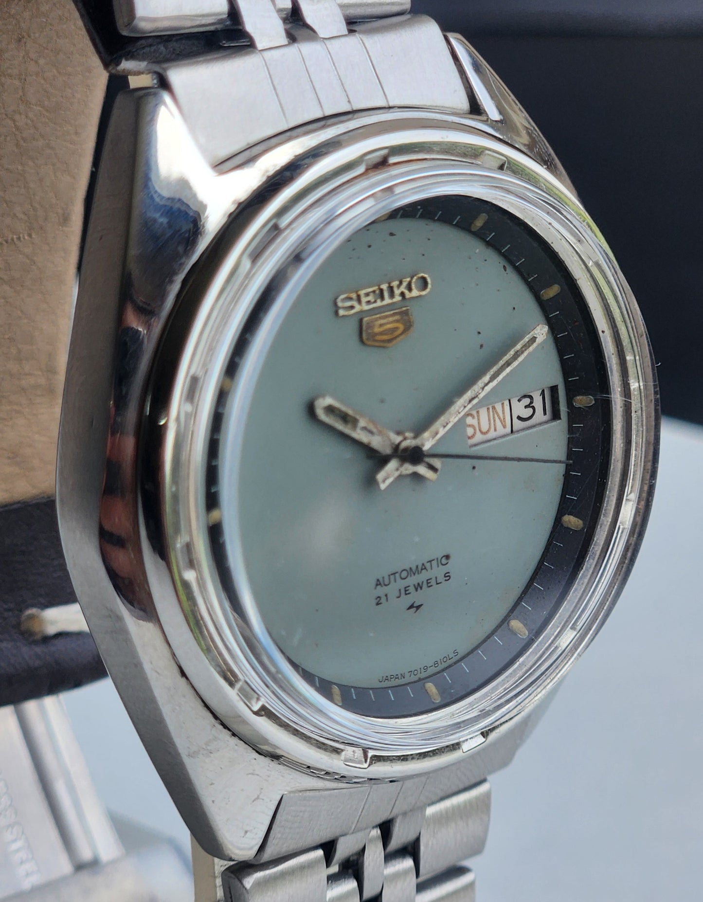 Vintage 1977 Original Seiko 5 Automatic 7019-8080 Grey Face 21 Jewels Day-Date Japanese Men's Wrist Watch ET93