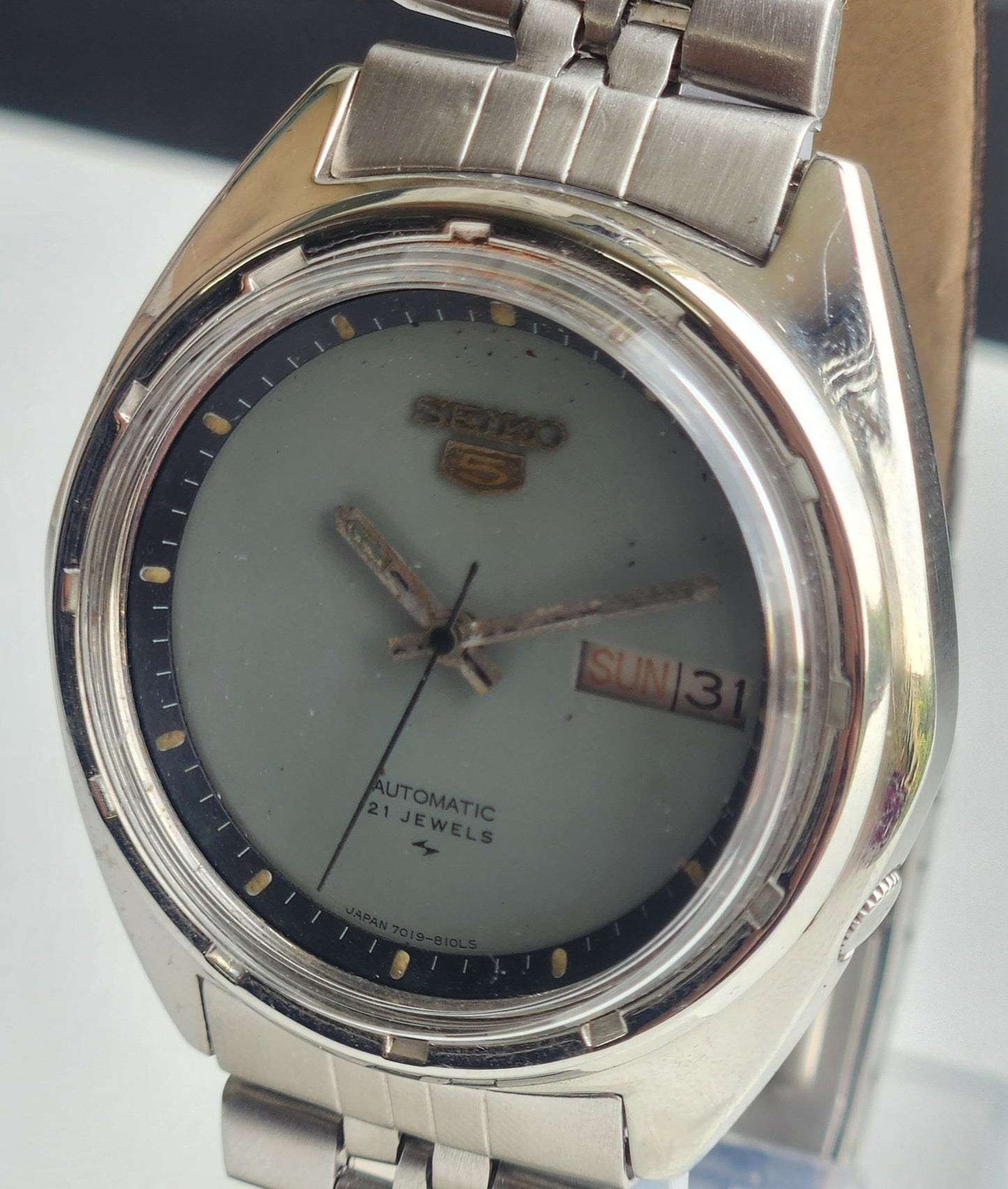 Vintage 1977 Original Seiko 5 Automatic 7019-8080 Grey Face 21 Jewels Day-Date Japanese Men's Wrist Watch ET93