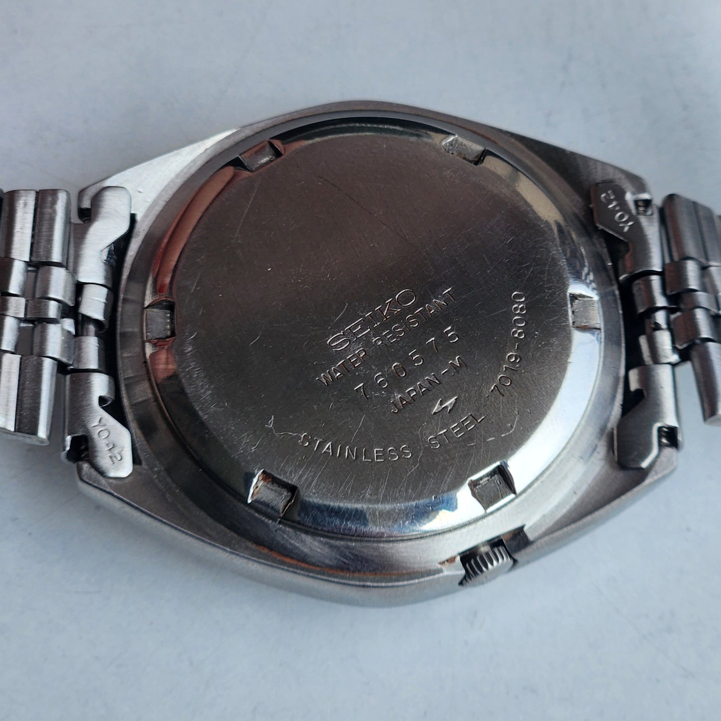 Vintage 1977 Original Seiko 5 Automatic 7019-8080 Grey Face 21 Jewels Day-Date Japanese Men's Wrist Watch ET93