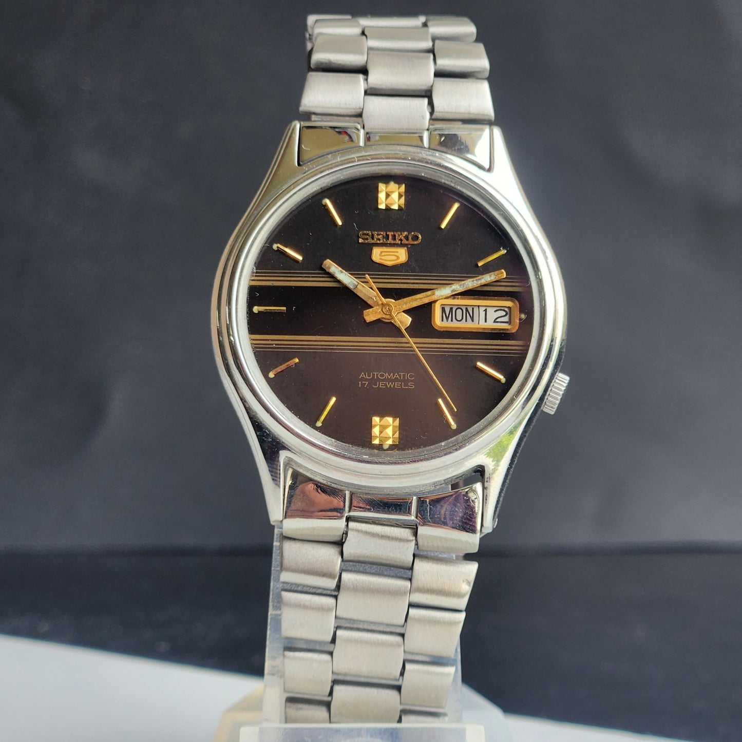 Vintage 1976 Original Seiko 5 Automatic 7009-3101 Black Face 17 Jewels Day-Date Japanese Men's Wrist Watch ET94
