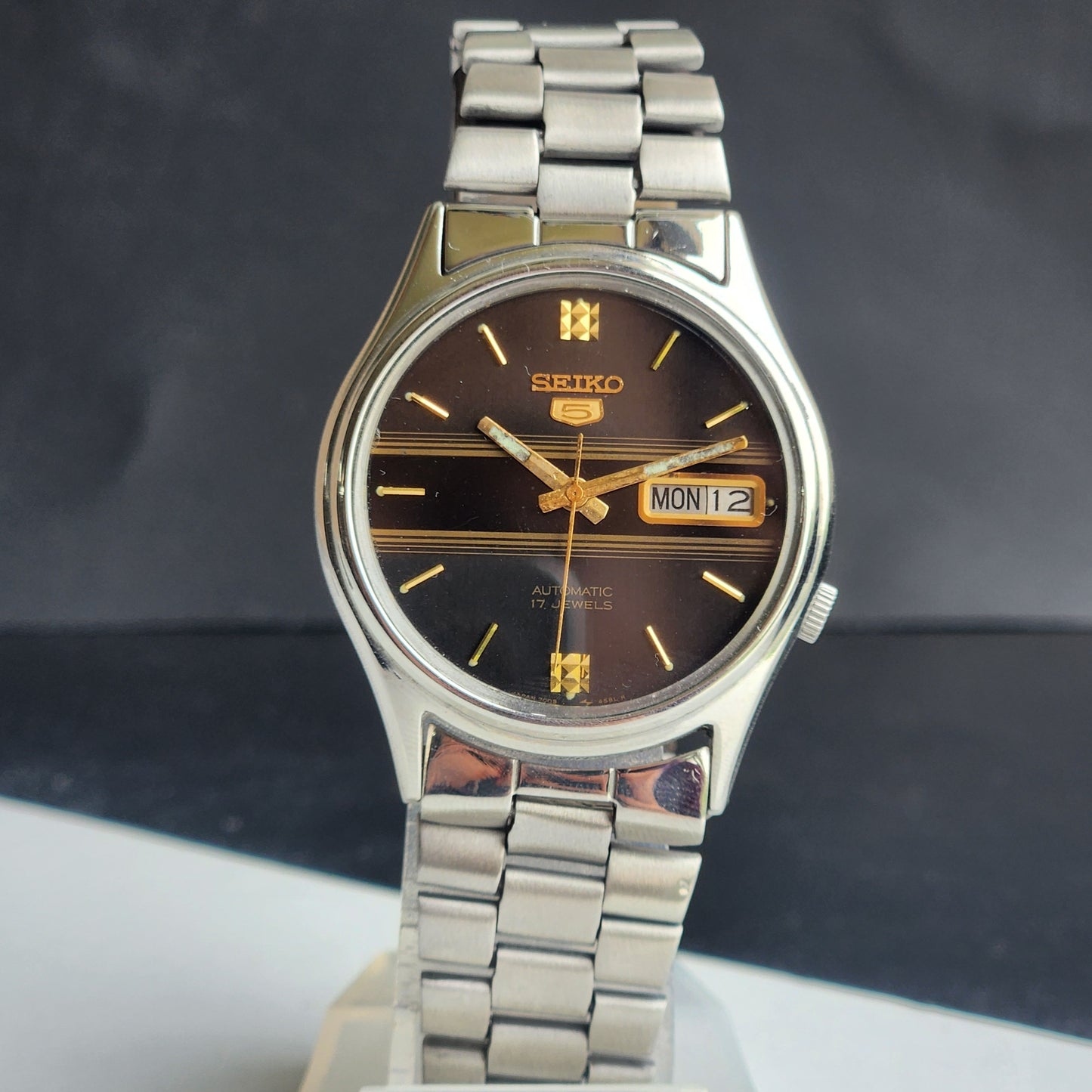 Vintage 1976 Original Seiko 5 Automatic 7009-3101 Black Face 17 Jewels Day-Date Japanese Men's Wrist Watch ET94
