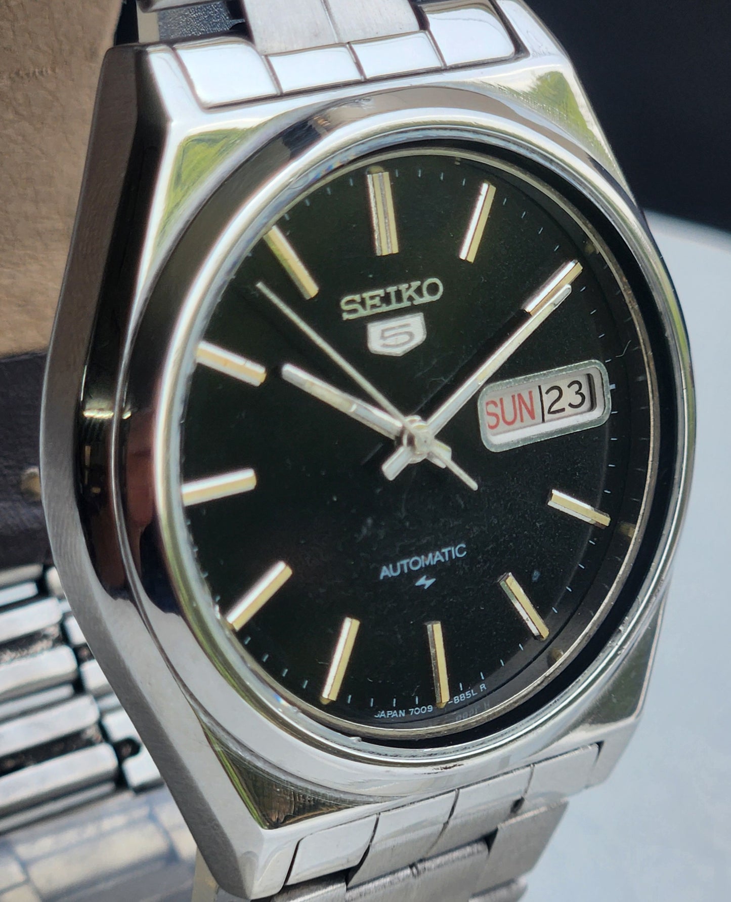 Vintage 1978 Original Seiko 5 Automatic 7009-8762 Black Face 17 Jewels Day-Date Japanese Men's Wrist Watch ET95