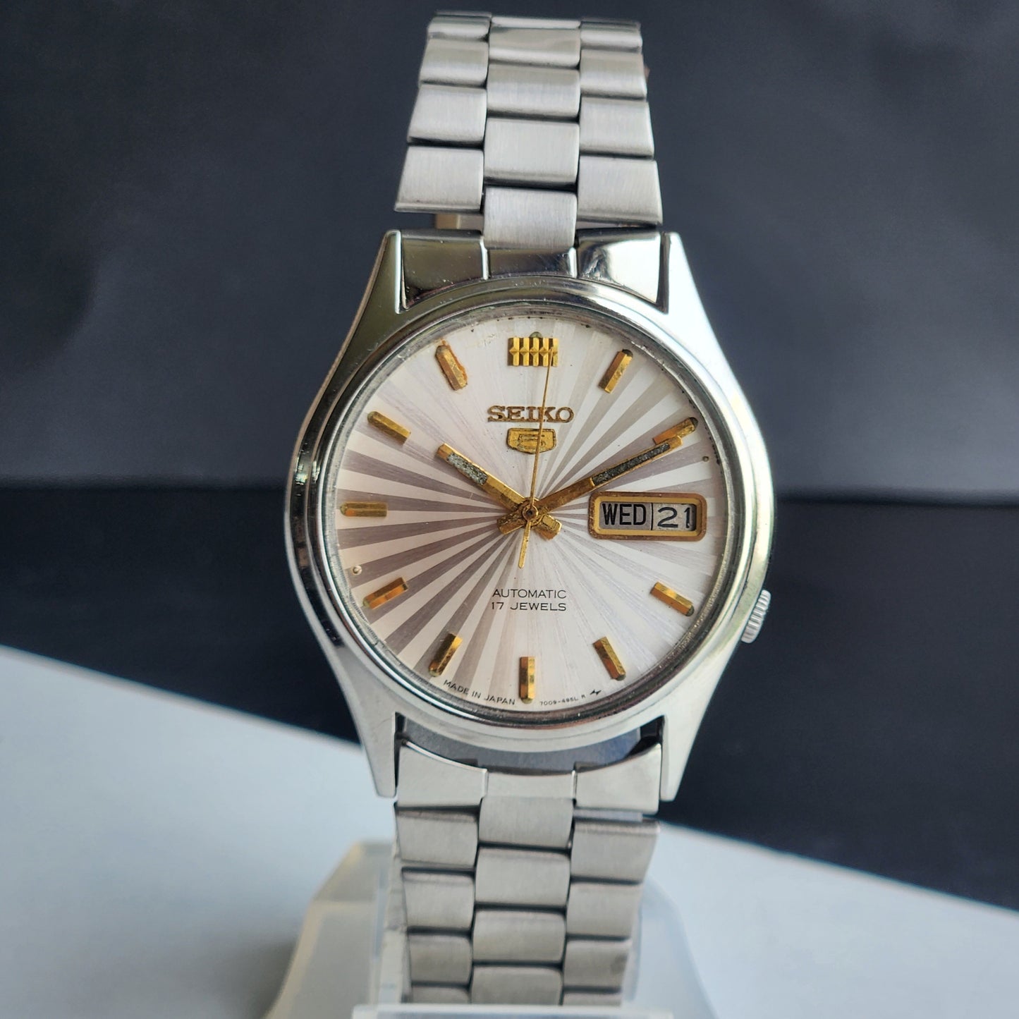 Vintage 1985 Original Seiko 5 Automatic 7009-3101 White Face 17 Jewels Day-Date Japanese Men's Wrist Watch ET96