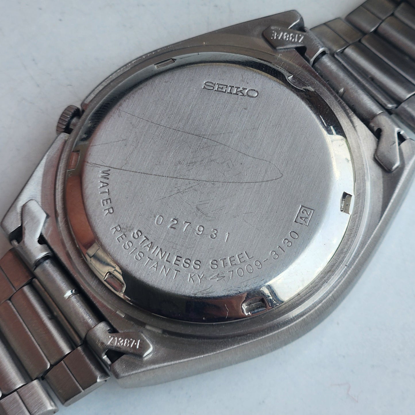 Vintage 1980 Original Seiko 5 Automatic 7009-3130 Grey Face 21 Jewels Day-Date Japanese Men's Wrist Watch ET99
