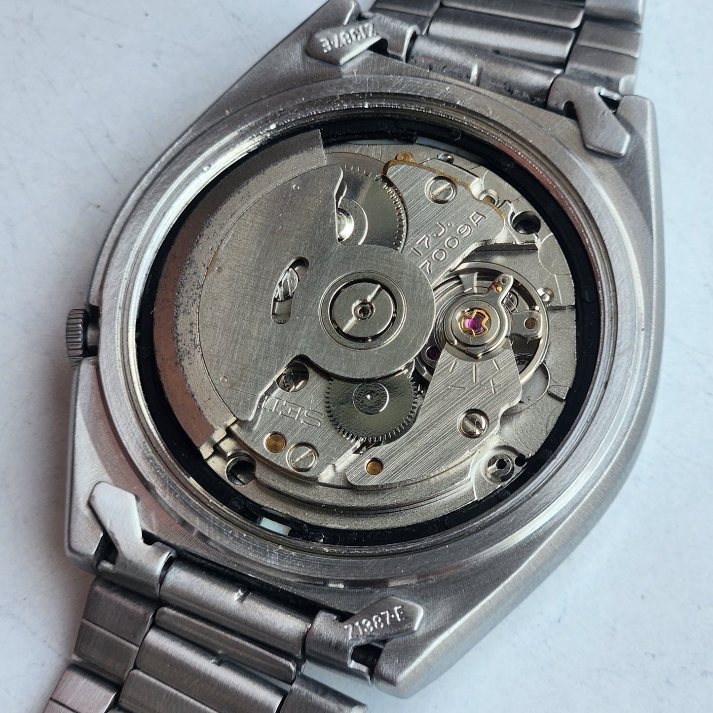 Vintage 1980 Original Seiko 5 Automatic 7009-3130 Grey Face 21 Jewels Day-Date Japanese Men's Wrist Watch ET99