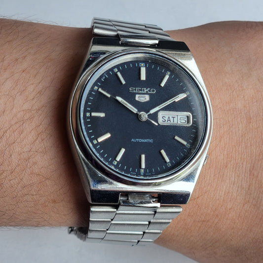 Vintage 1977 Original Seiko 5 Automatic 6309-8360 Black Face 17 Jewels Day-Date Japanese Men's Wrist Watch ET100