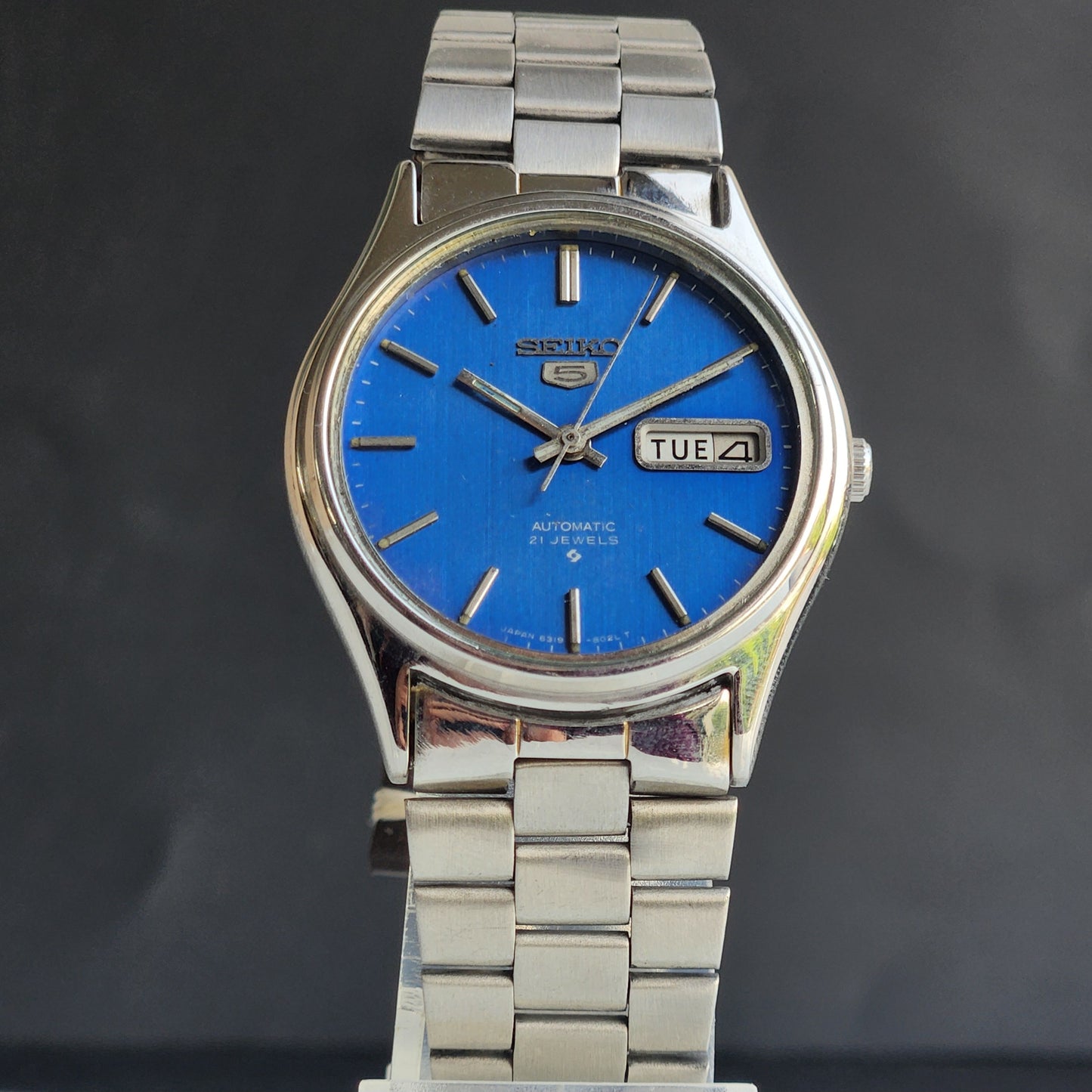 Vintage 1984 Original Seiko 5 Automatic 6319-520A Blue Face 21 Jewels Day-Date Japanese Men's Wrist Watch ET101