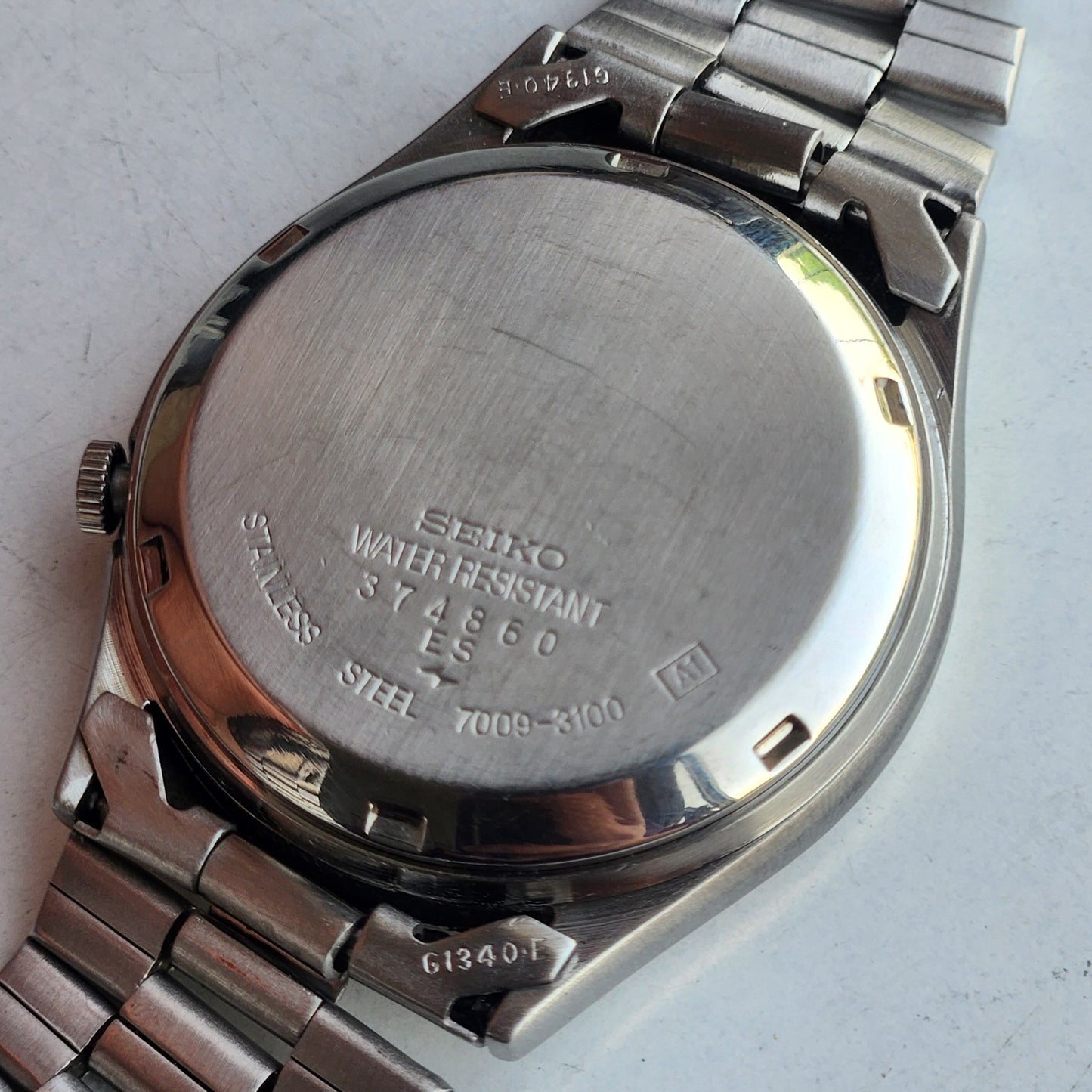 Vintage 1983 Original Seiko 5 Automatic 7009-3100 Black Face 17 Jewels Day-Date Japanese Men's Wrist Watch ET104