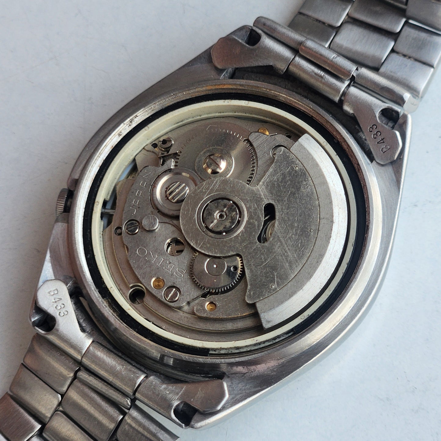 Vintage 1981 Original Seiko 5 Automatic 7009-5320 Silver Face 17 Jewels Day-Date Japanese Men's Wrist Watch ET106