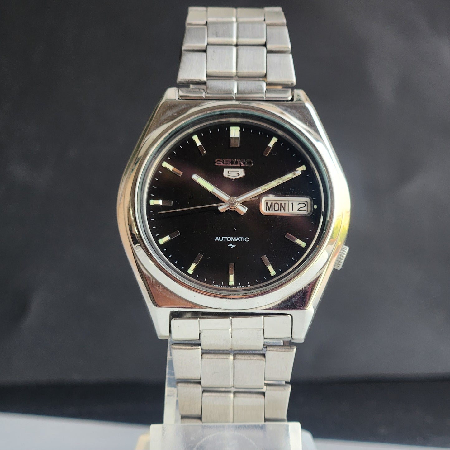 Vintage 1977 Original Seiko 5 Automatic 7009-8761 Black Face 17 Jewels Day-Date Japanese Men's Wrist Watch ET108