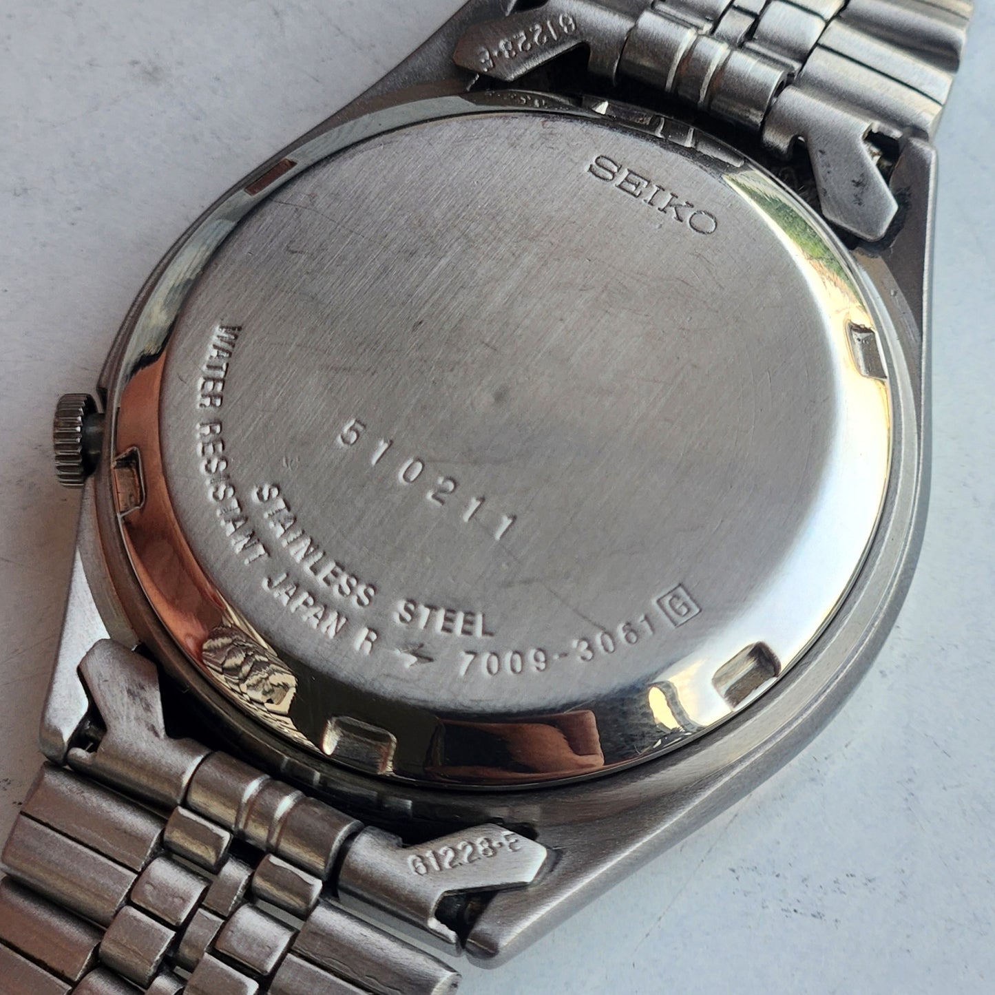 Vintage 1985 Original Seiko 5 Automatic 7009-3061 Black Face 21 Jewels Day-Date Japanese Men's Wrist Watch ET110